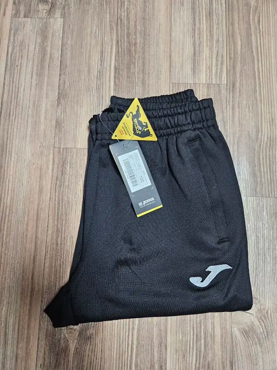 軟式・内野手用グローブ 右投げ レザー製　即戦力　AXF×Belgard　コユニ 軟式・内野手用グローブ 右投げ レザー製 即戦力 AXF×Belgard コユニ AXF