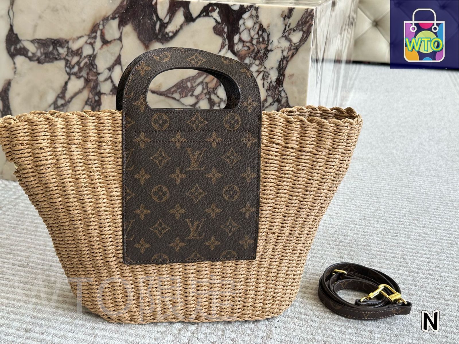 今日特価】Straw Bag with Shoulder Strap - ストローバッグ