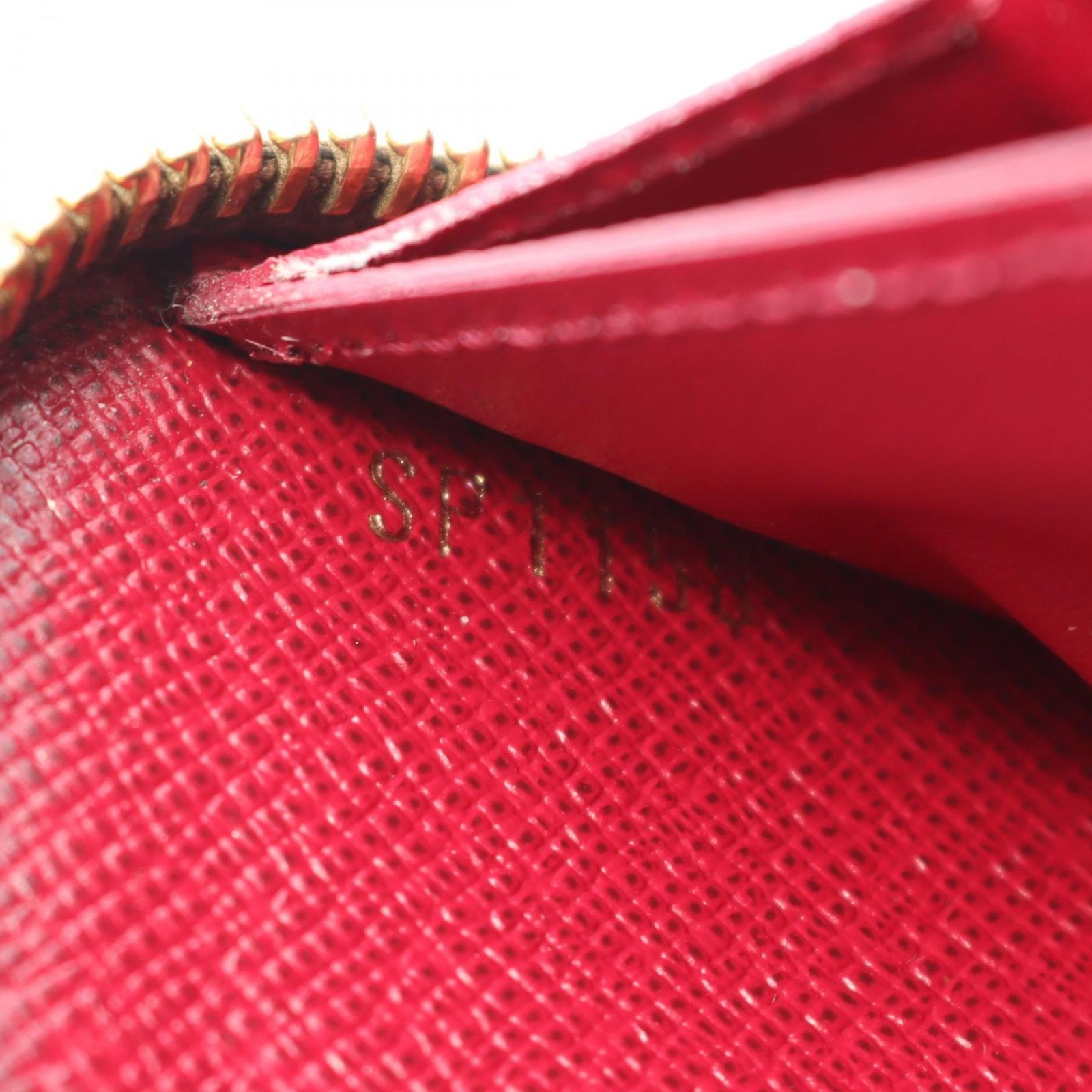 ラウンド長財布