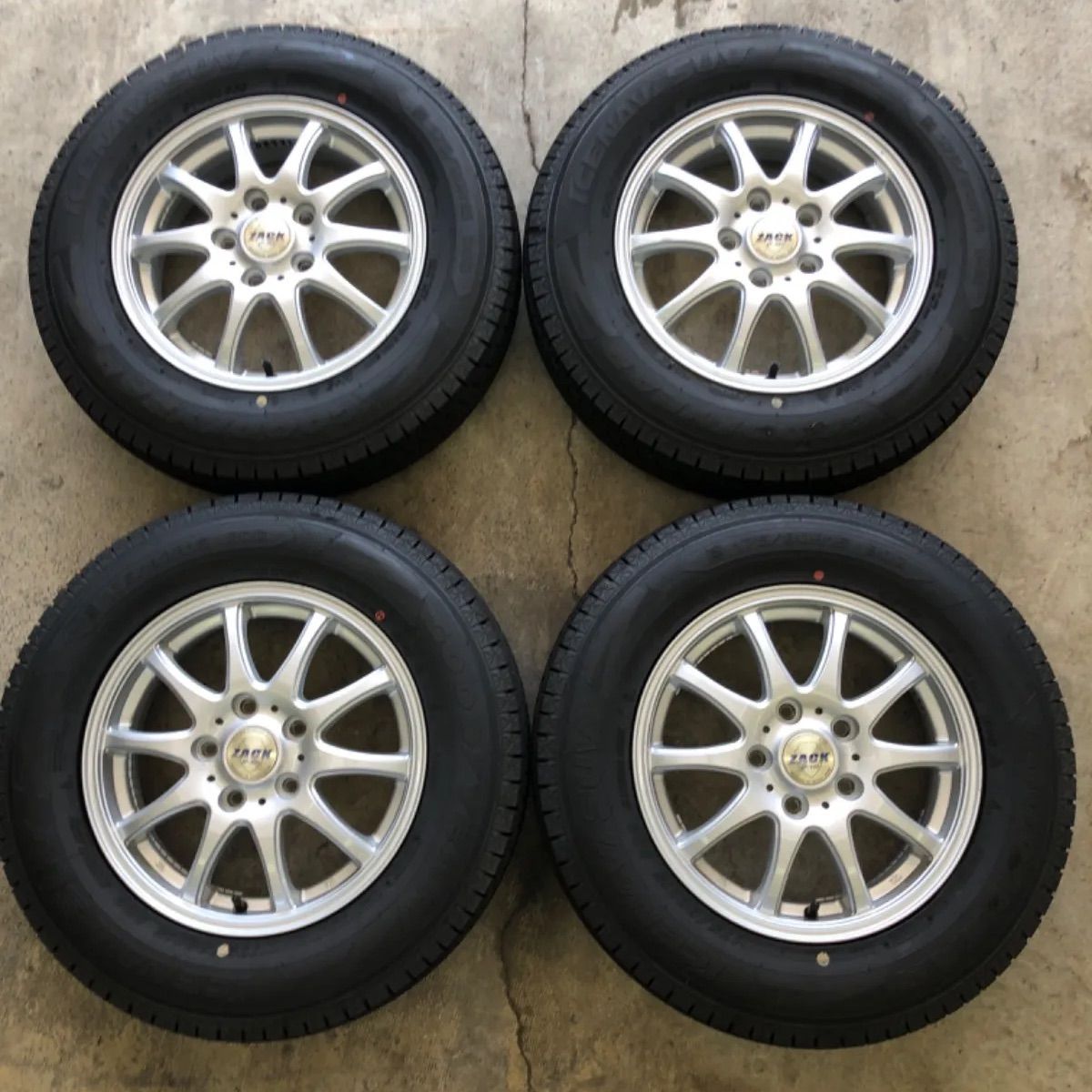 175/80R15 スタッドレス テリオスキッド 20年　イボ付き