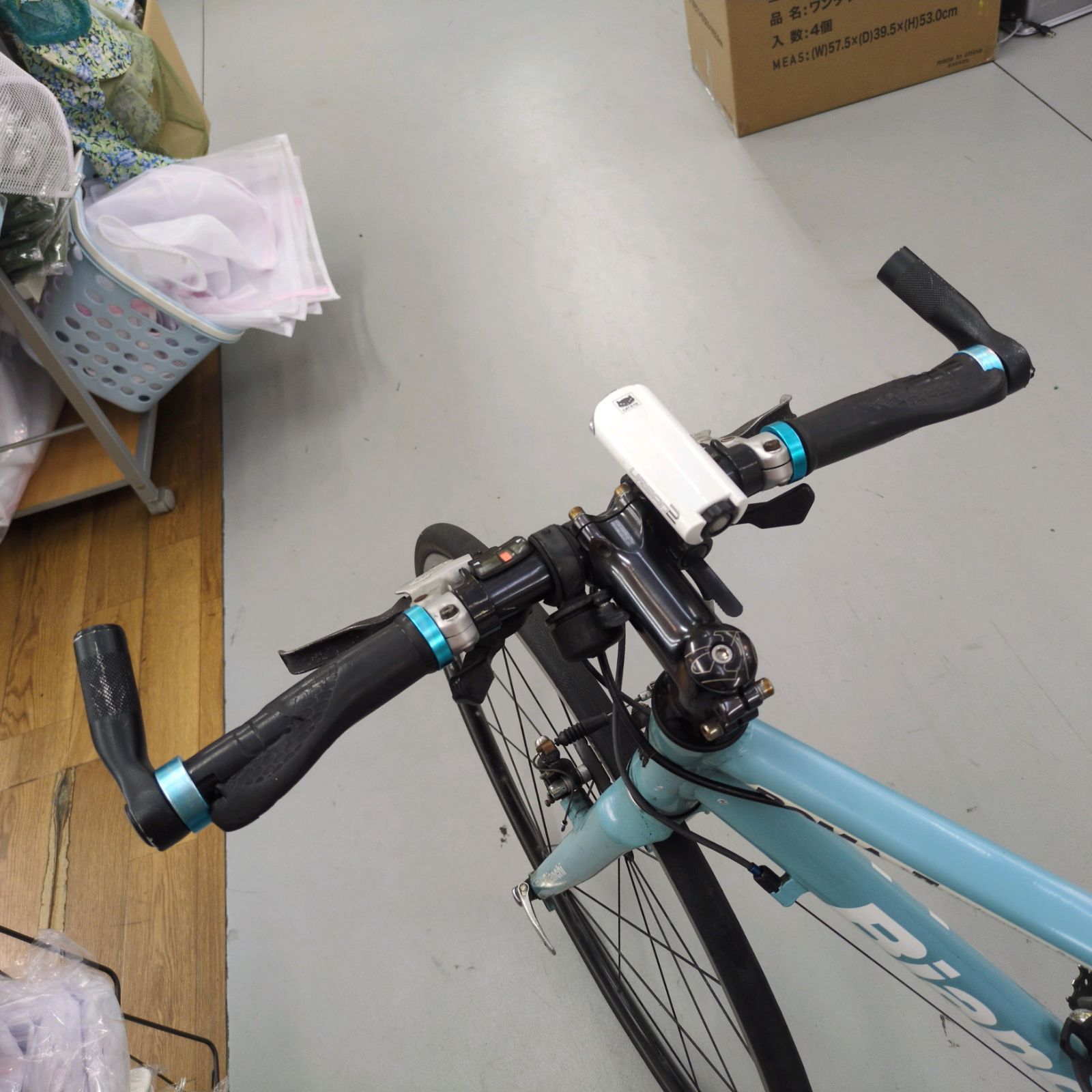 J001 ★それなりの使用感有り★クロスバイク★Bianchi★ROMA2★2✕8段★700✕25C めだ様引き取り専用J001 ☆それなりの使用感有り☆クロスバイク