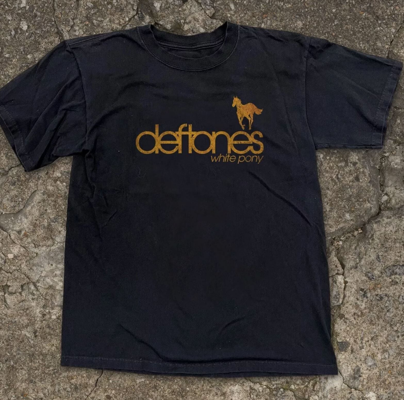 メルカリ最安値 DEFTONES WHITE PONYバンドTシャツ バンT DEFTONESデフトーンズ WHITE PONYバンドTシャツ バンT - メルカリ