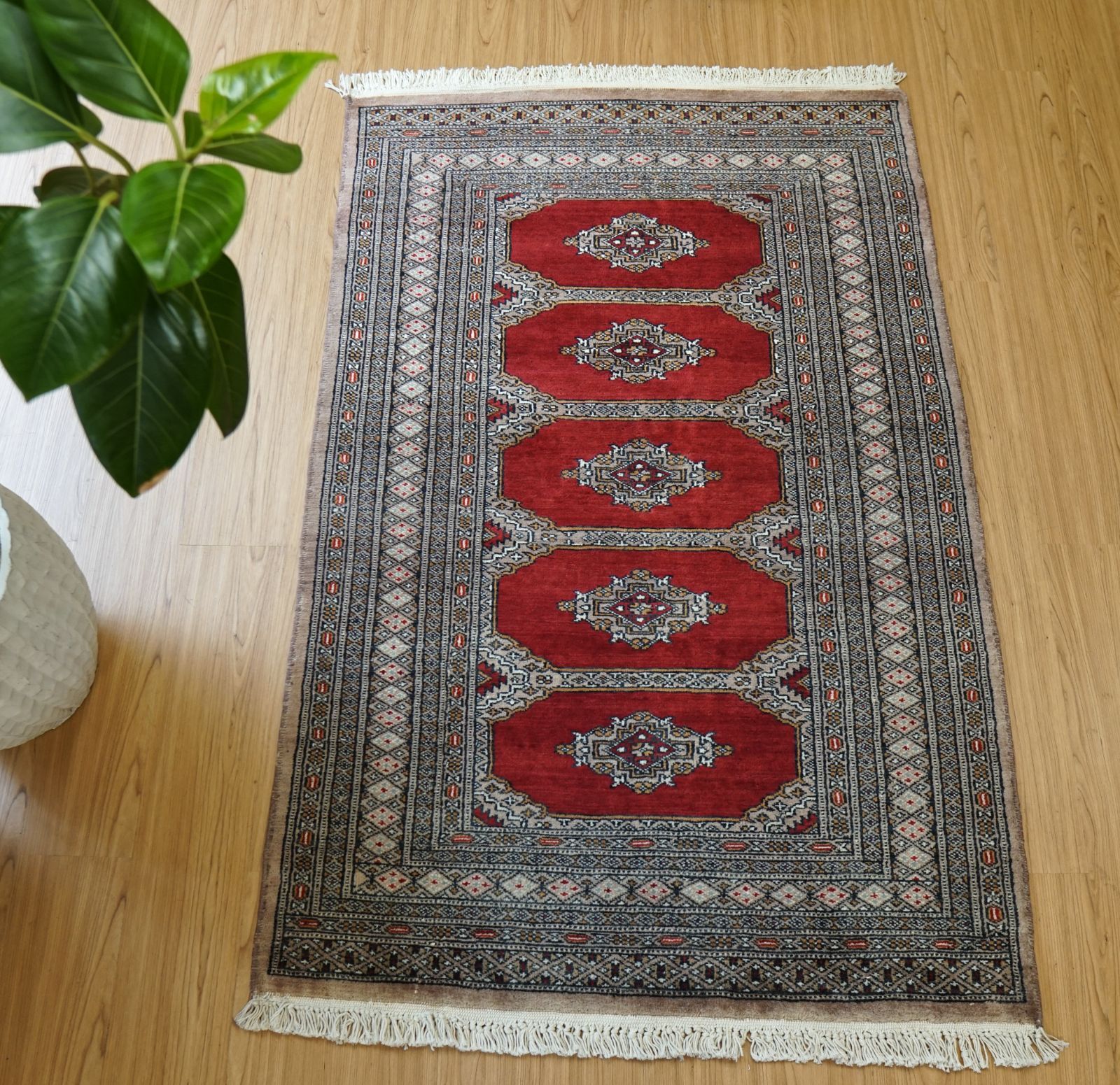 ヴィンテージラグ　トライバルラグ　パキスタン ヴィンテージ トライバル ラグ 56cm×30cm レッド 赤