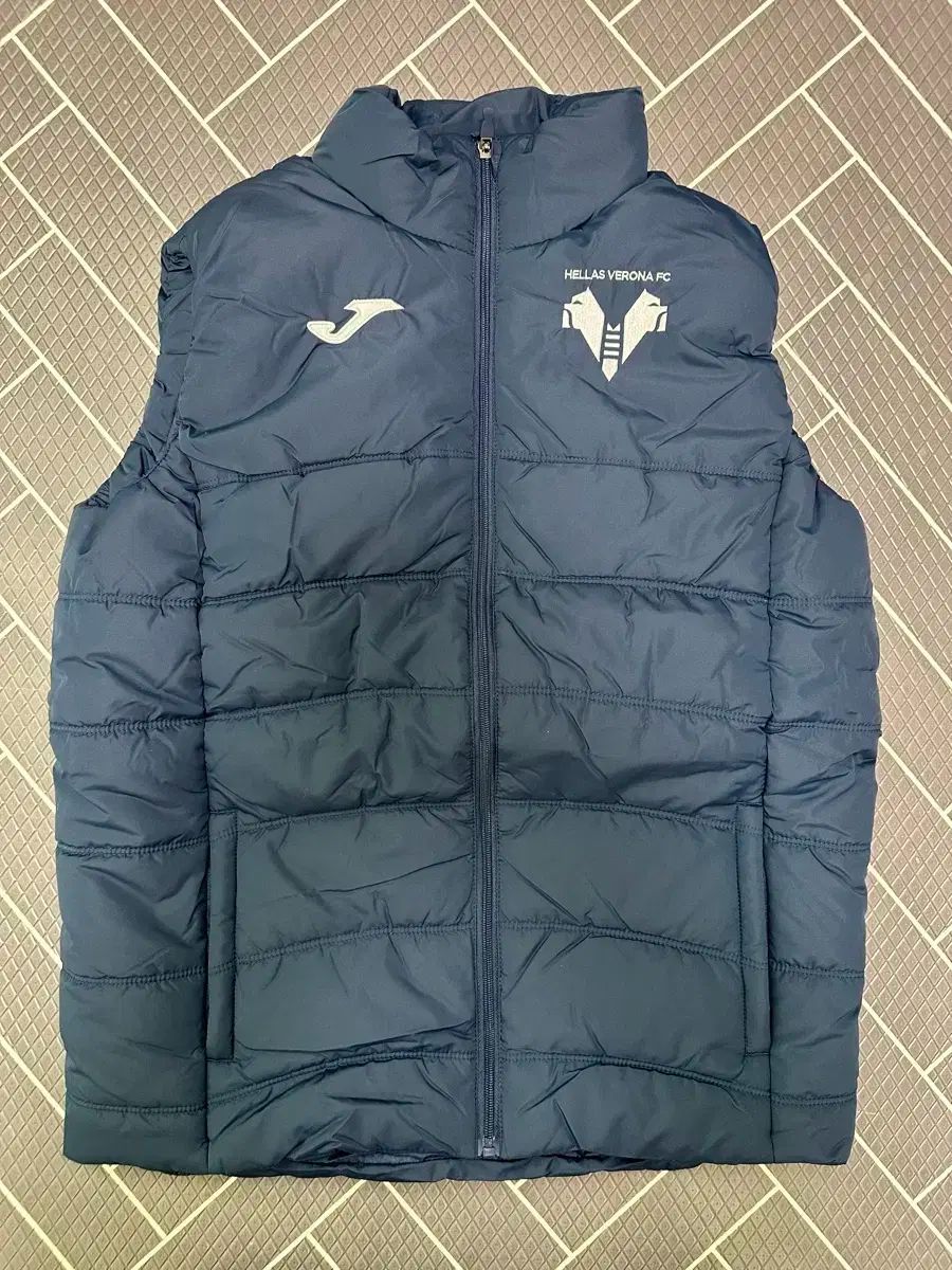 23 ー 24 ヘラスヴェローナ Joma(ホマ) ダウンベスト 海外 M