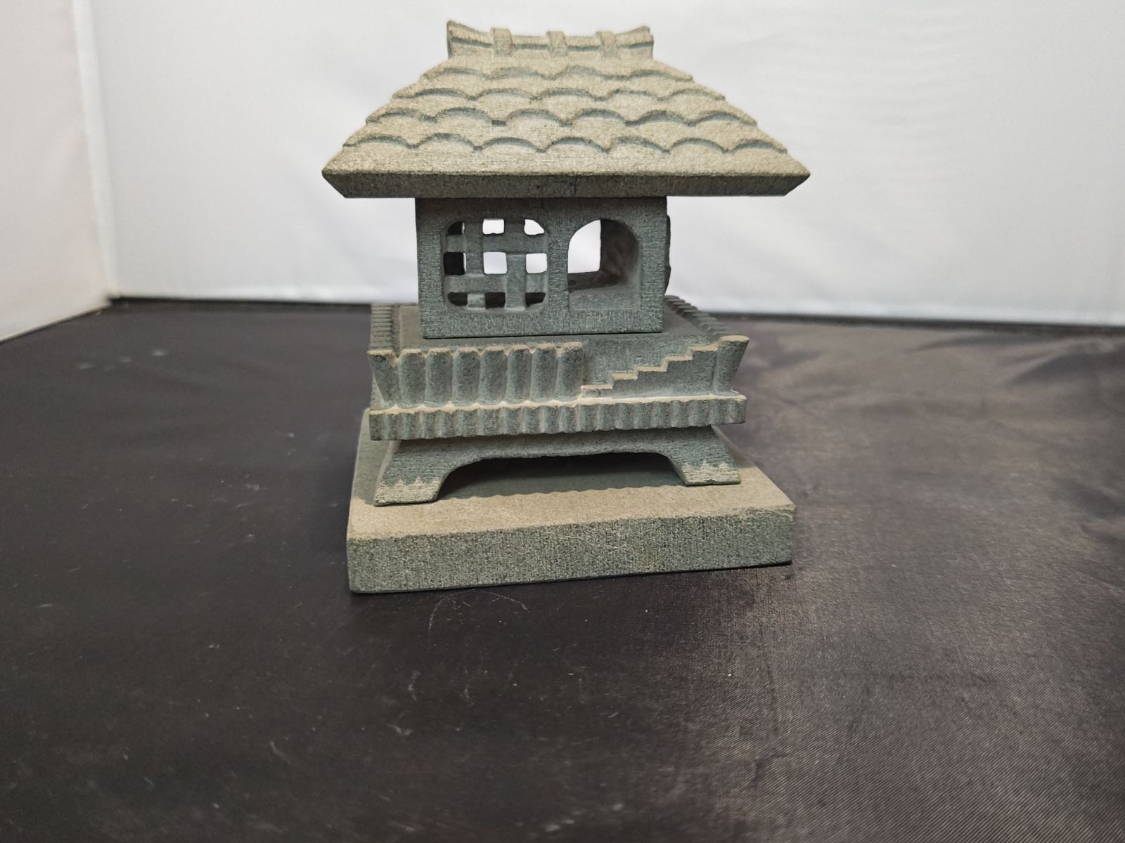 ミニ灯籠 小屋