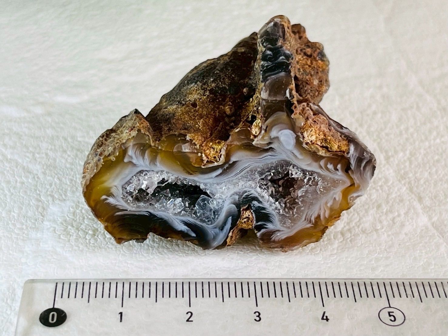 レース柄瑪瑙 龍穴アゲート ジオード 原石 晶洞