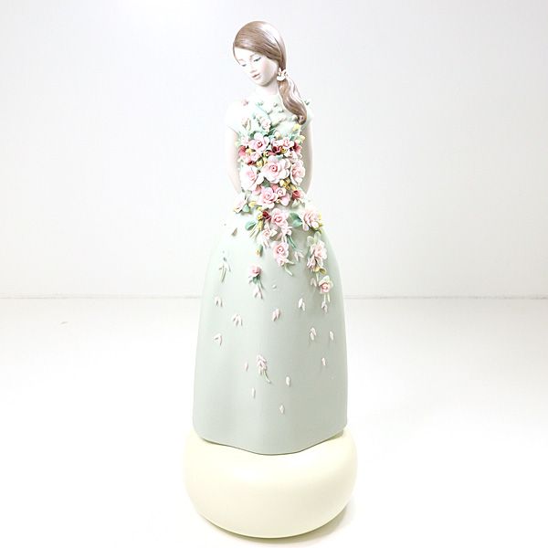 リヤドロ LLADRO フィギュリン 磁器人形 オート アリュール 甘美 世界 300個 置物 インテリア 破損あり