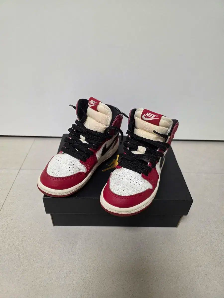 NIKE(ナイキ) キッズ ジョーダン 1 レトロ 180