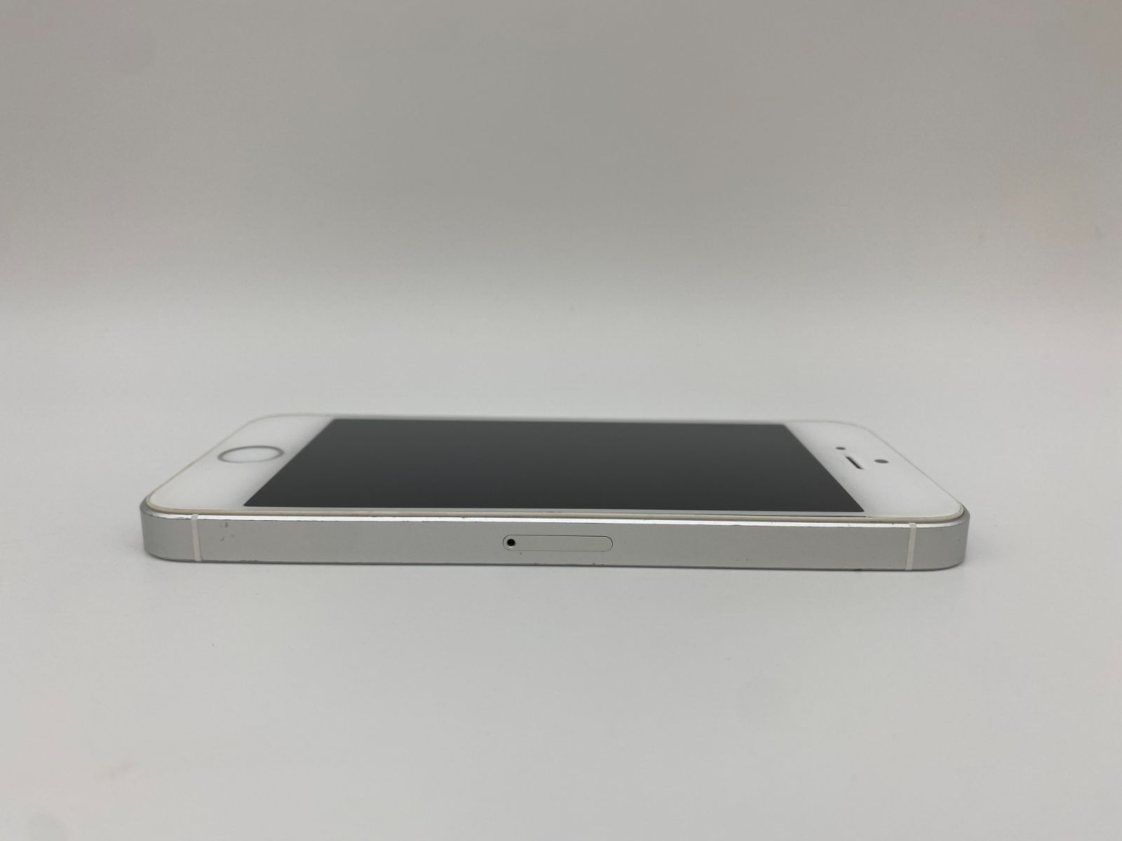 iPhone SE 第1世代 32GB シルバー/シムフリー/大容量2000mAh 新品バッテリー100%　SE1-035