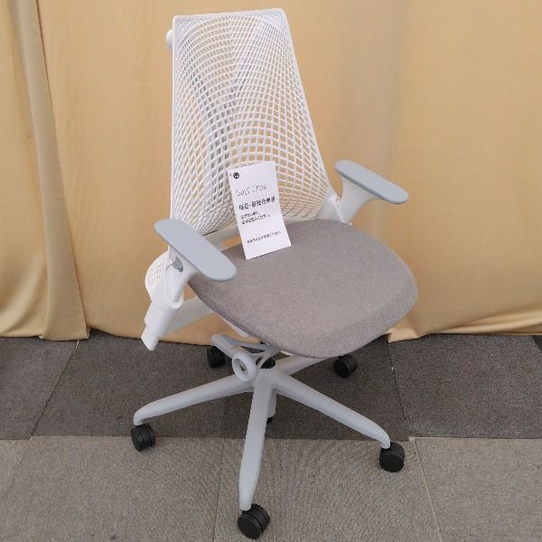 【中古 美品】 Herman Miller オフィスチェア 肘あり セイル チェア ホワイト 人気 良品 使用期間は約2ヶ月  肘有り 肘つき ワークチェア PCチェア パソコンチェア デスクチェア OAチェア チェア 