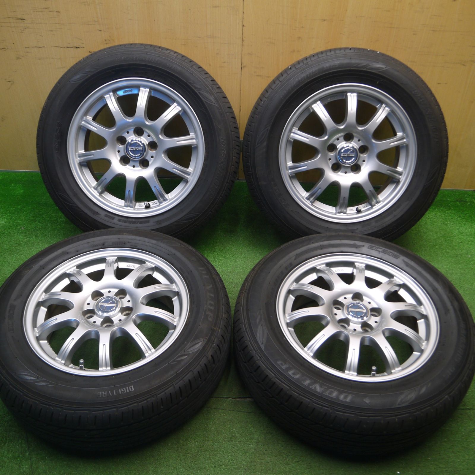 [送料無料] バリ溝！22年！キレイ！9.5分プリウス 等 195/65R15 ダンロップ EC202 BLUE・NESS AMF ブルーネス 15インチ PCD100/5H5012404Hノ