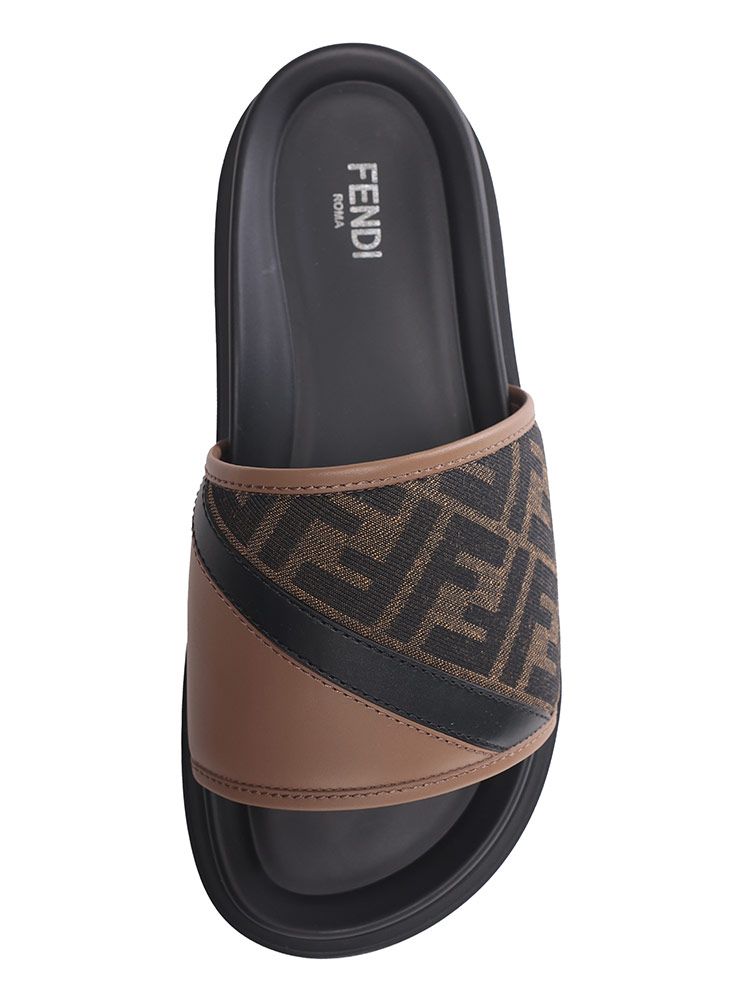 フェンディ FENDI FFジャカード ダイアゴナル レザー スライド フェンディ FENDI FFジャカード ダイアゴナル レザー スライド