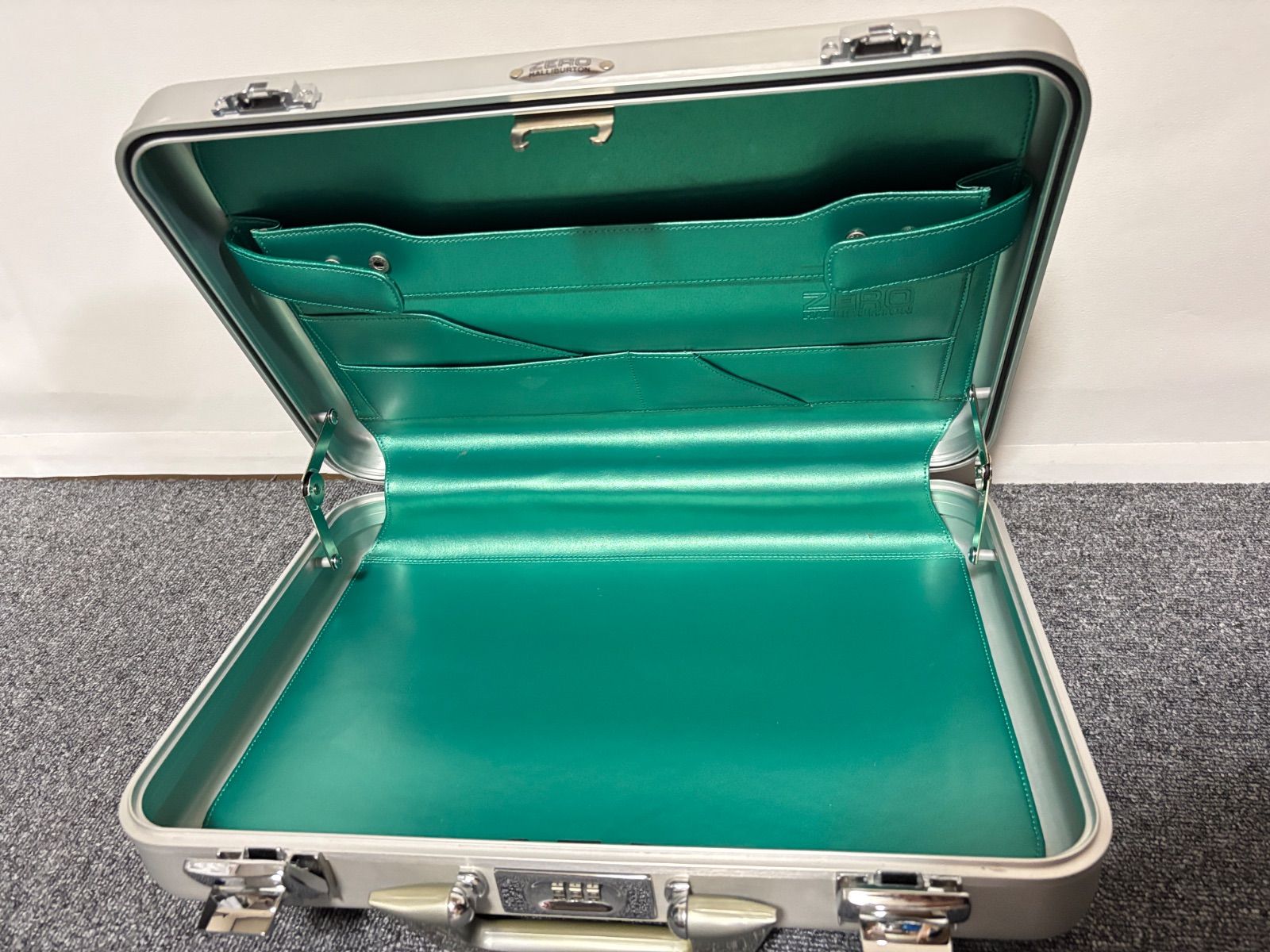 レア 希少 ZERO HALLIBURTON ゼロハリバートン アタッシュケース 限定