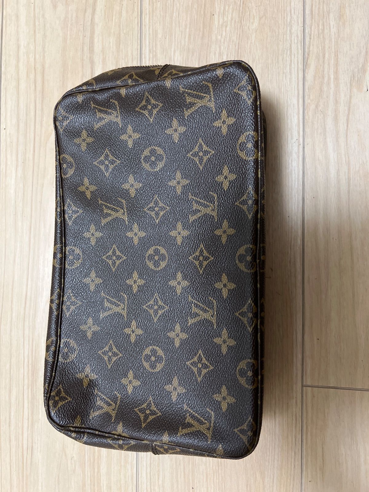 美品 ルイ・ヴィトン モノグラム ポーチ セカンドバッグ 美品 ルイ・ヴィトン モノグラム ポーチ セカンドバッグ