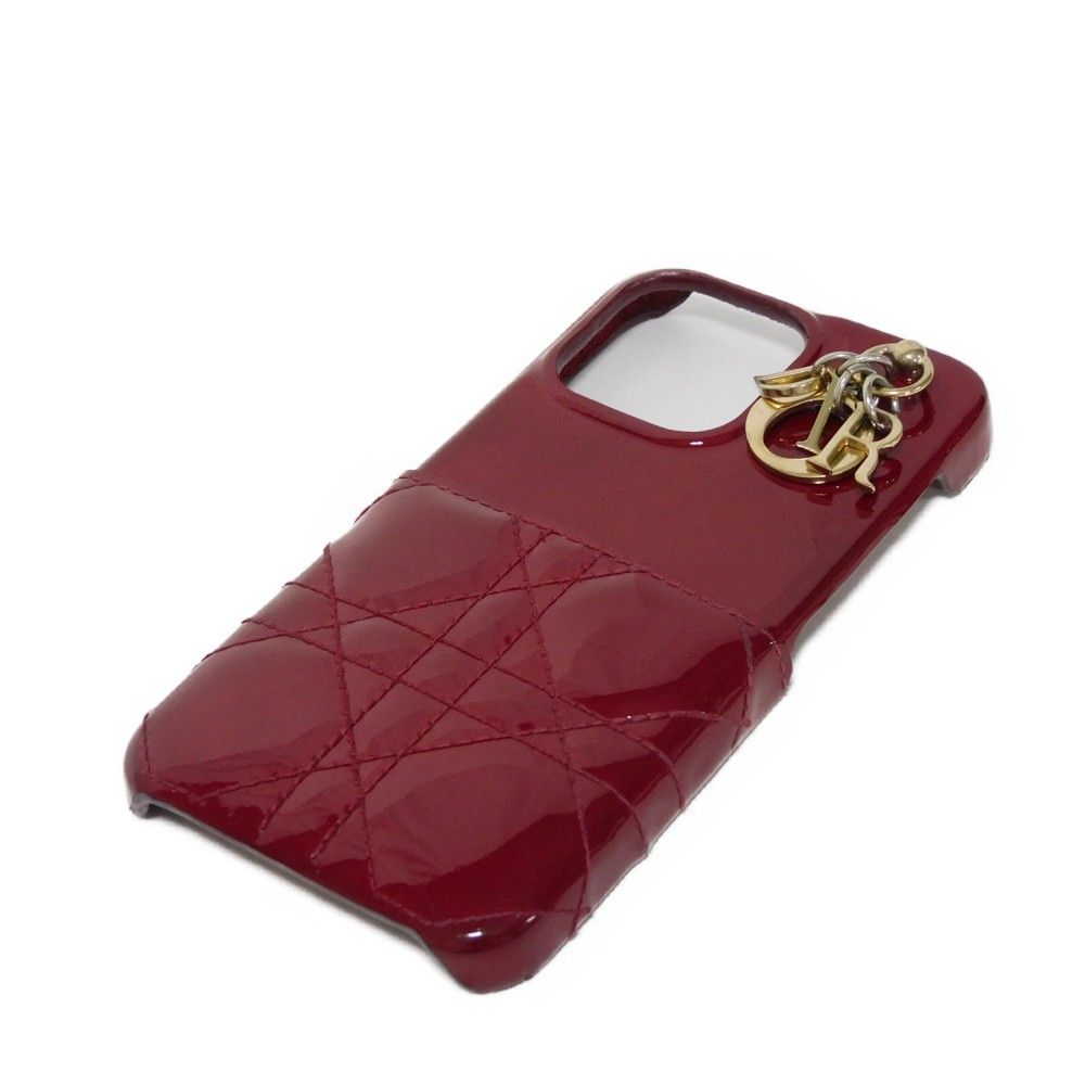 Dior - Dior ディオール LADY DIOR iPhone 13 Pro ケース レディディオール パテント エナメル ロゴチャーム カナージュ チェリーレッド スマホケース S0961OVRB_M323 Dior - Dior ディオール LADY DIOR iPhone 13 Pro ケース レディ