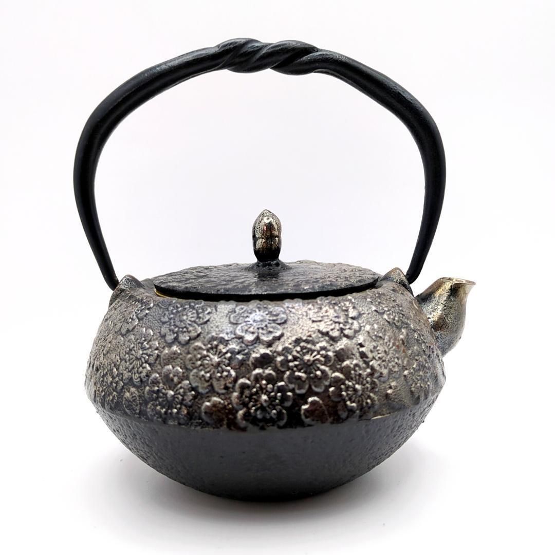 美品 照光堂 南部鉄器 砂鉄 急須 桜文 サクラ 箱 煎茶道具 鉄瓶 茶道具