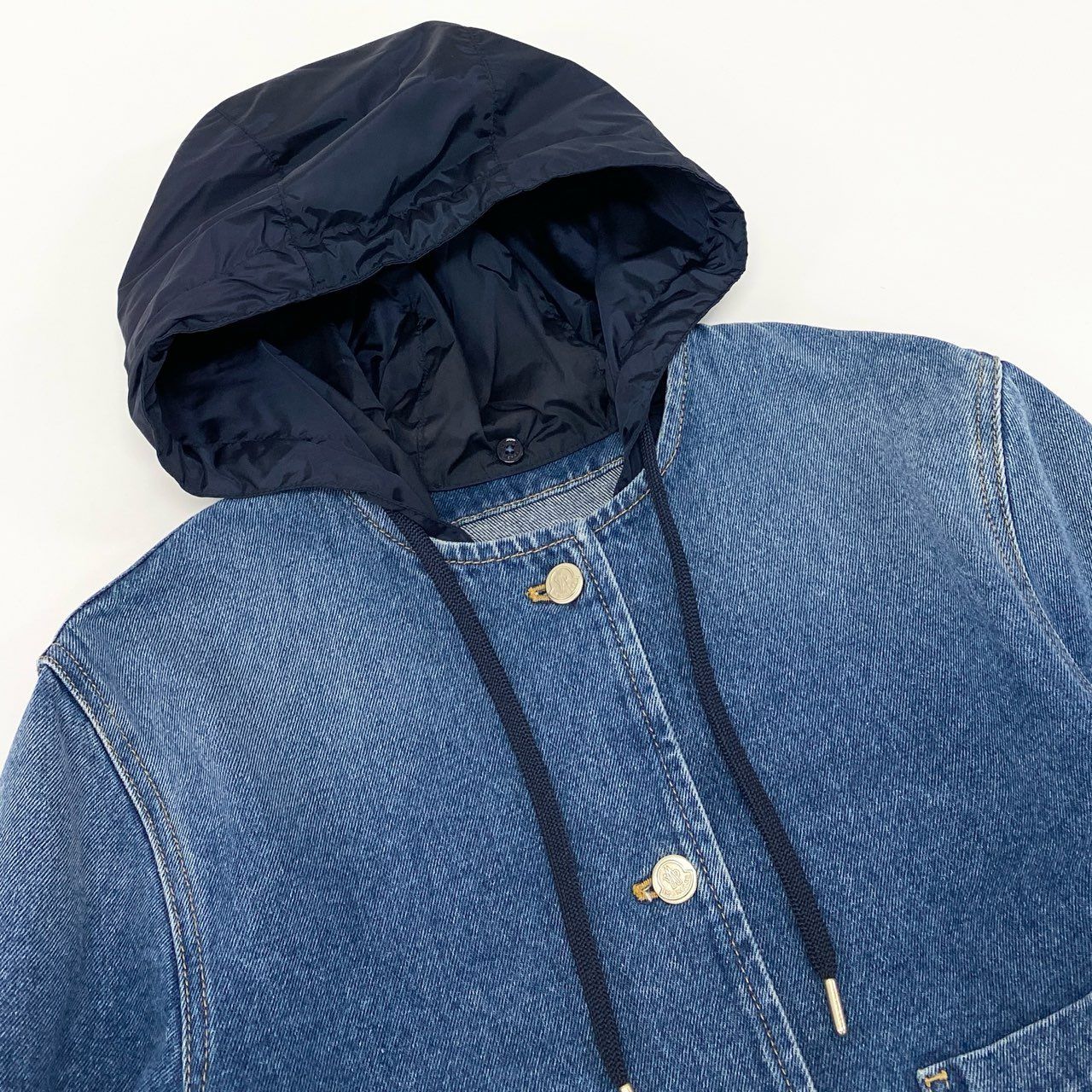 53e19 MONCLER モンクレール LAMPUSA 袖ワッペン フード付き