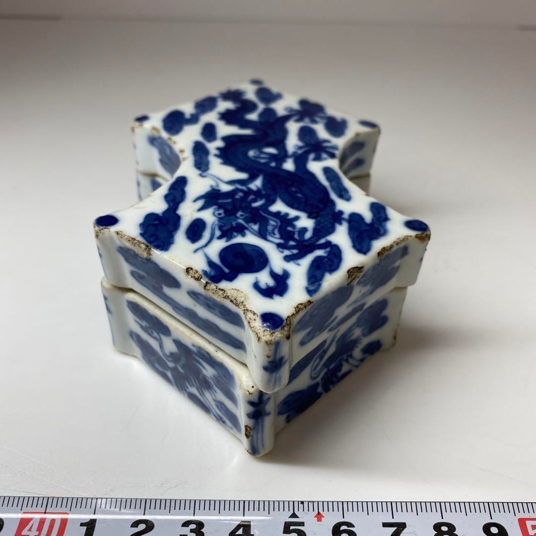 中国清朝時代　大明嘉靖年製　青花龍図蓋物　木箱付　東Y6-1202☆2Fトニヒ 中国清朝時代 大明嘉靖年製 青花龍図蓋物 木箱付 東Y6-1202☆2Fトニヒ