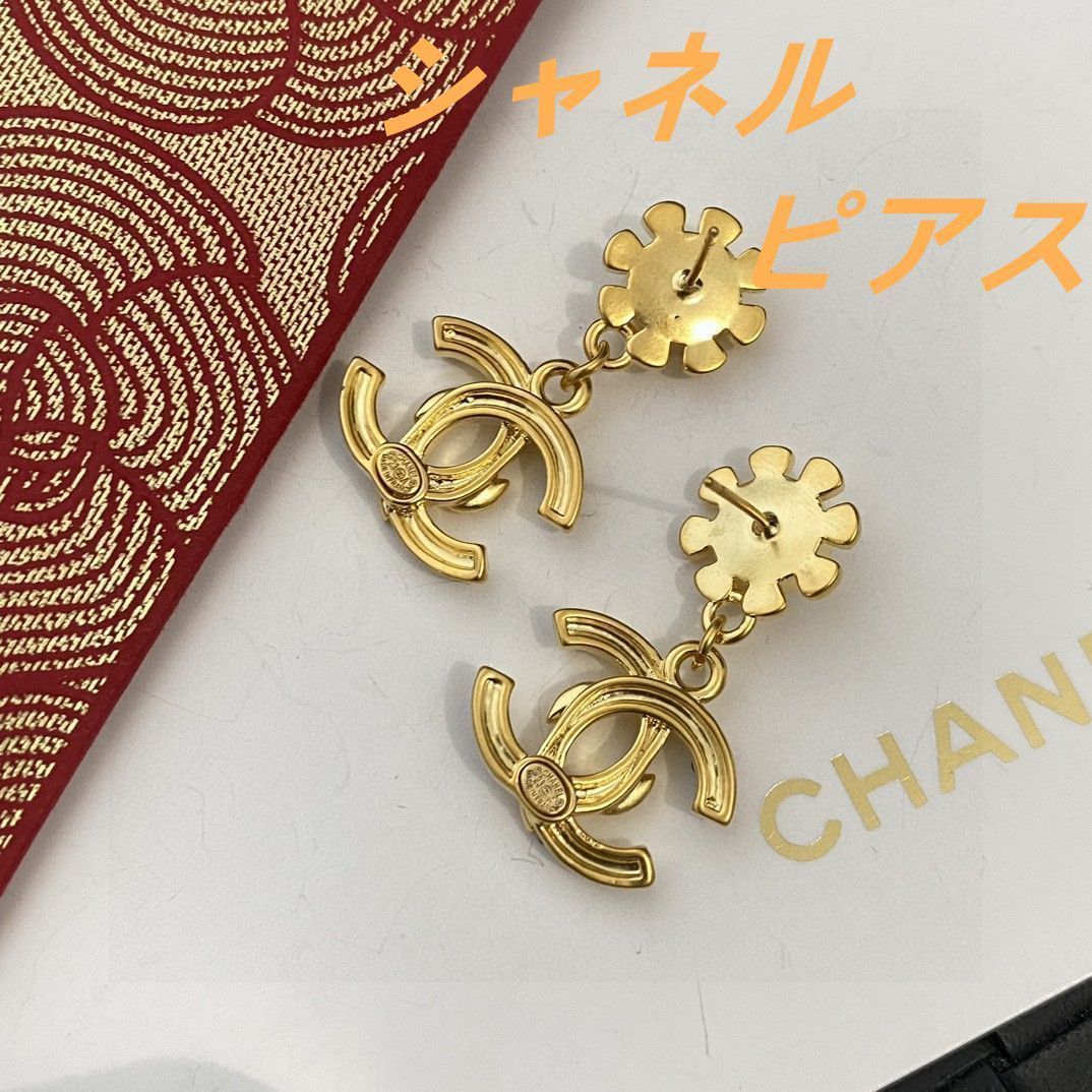 CHANEL ゴールドロゴピアス クリスタル装飾