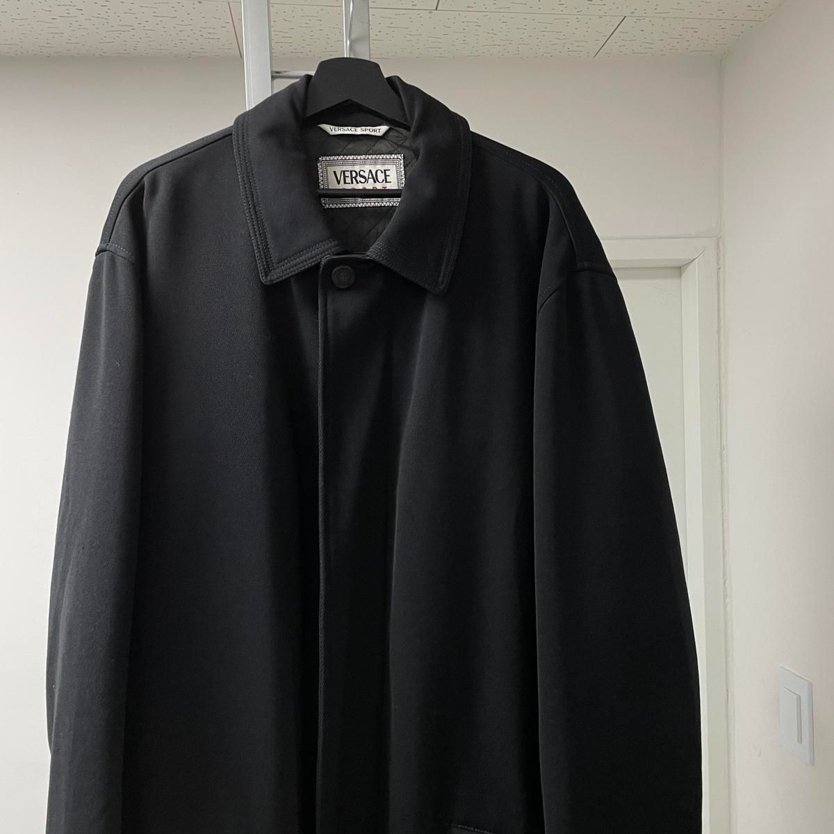 Bunjang商品韓国直送】Versace(ヴェルサーチェ) スポーツ コート Bunjang商品韓国直送】Versace(ヴェルサーチェ) スポーツ コート