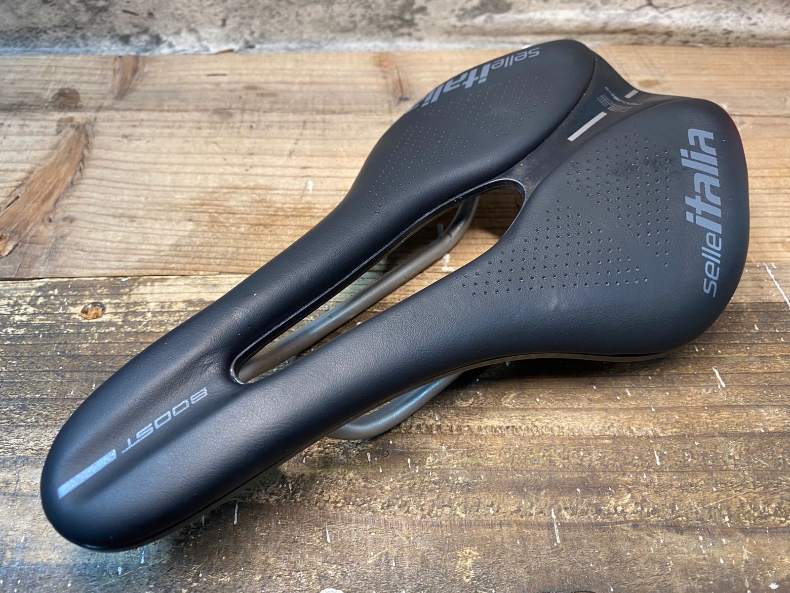 selle-ITALIA NOVUS BOOST EVO S.F FEC L ブラック 145×245mm