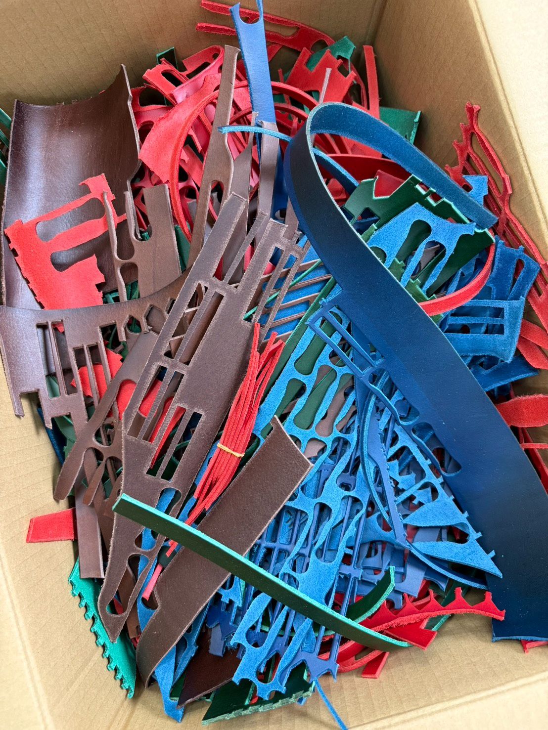 ブッテーロ 本革 牛革 4色 3㎏ 3.0㎜ 裏処理有り