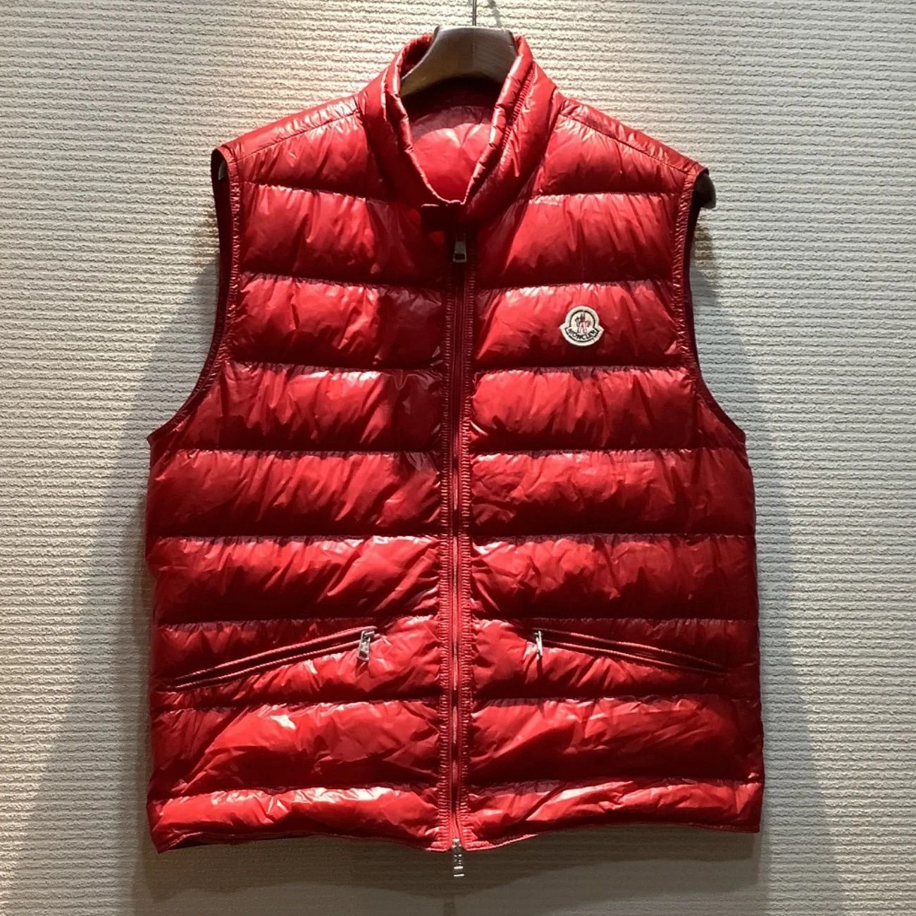 モンクレール MONCLER ワッペン ダウンベスト レッド GUI 【3】メンズ