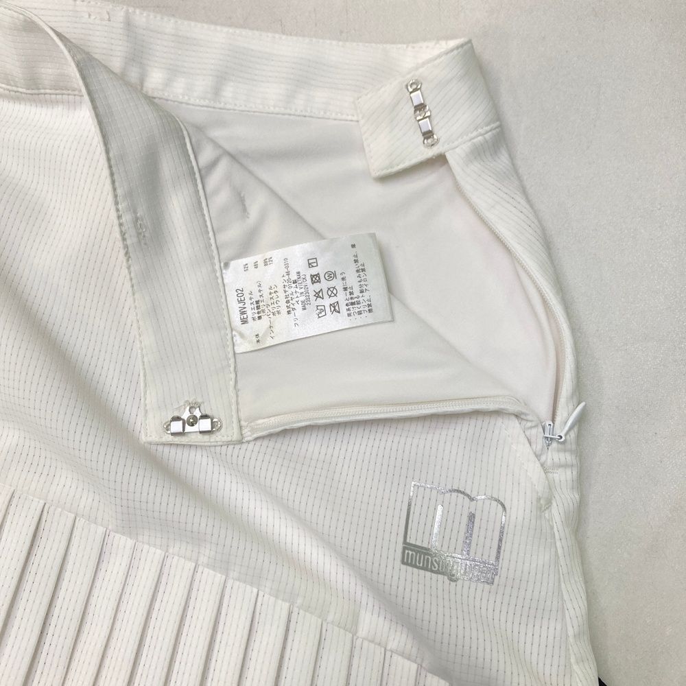 マンシングウエア（MUNSING WEAR）（レディース）ゴルフウェア STD 吸湿発熱クルーネックセーター MGWWJL01 超美品マンシングウェア パンツ 黒 ストライプ柄 総柄 裏起毛