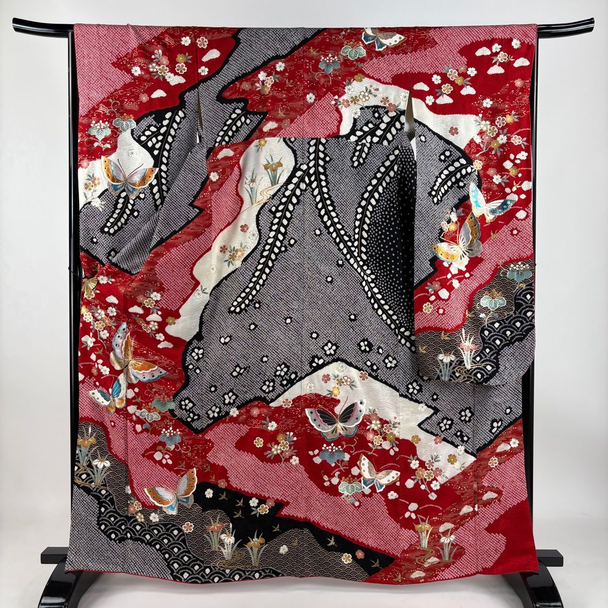 振袖 身丈163cm 裄丈65cm M 袷 蝶 桜 絞り 金彩 赤 正絹 秀品