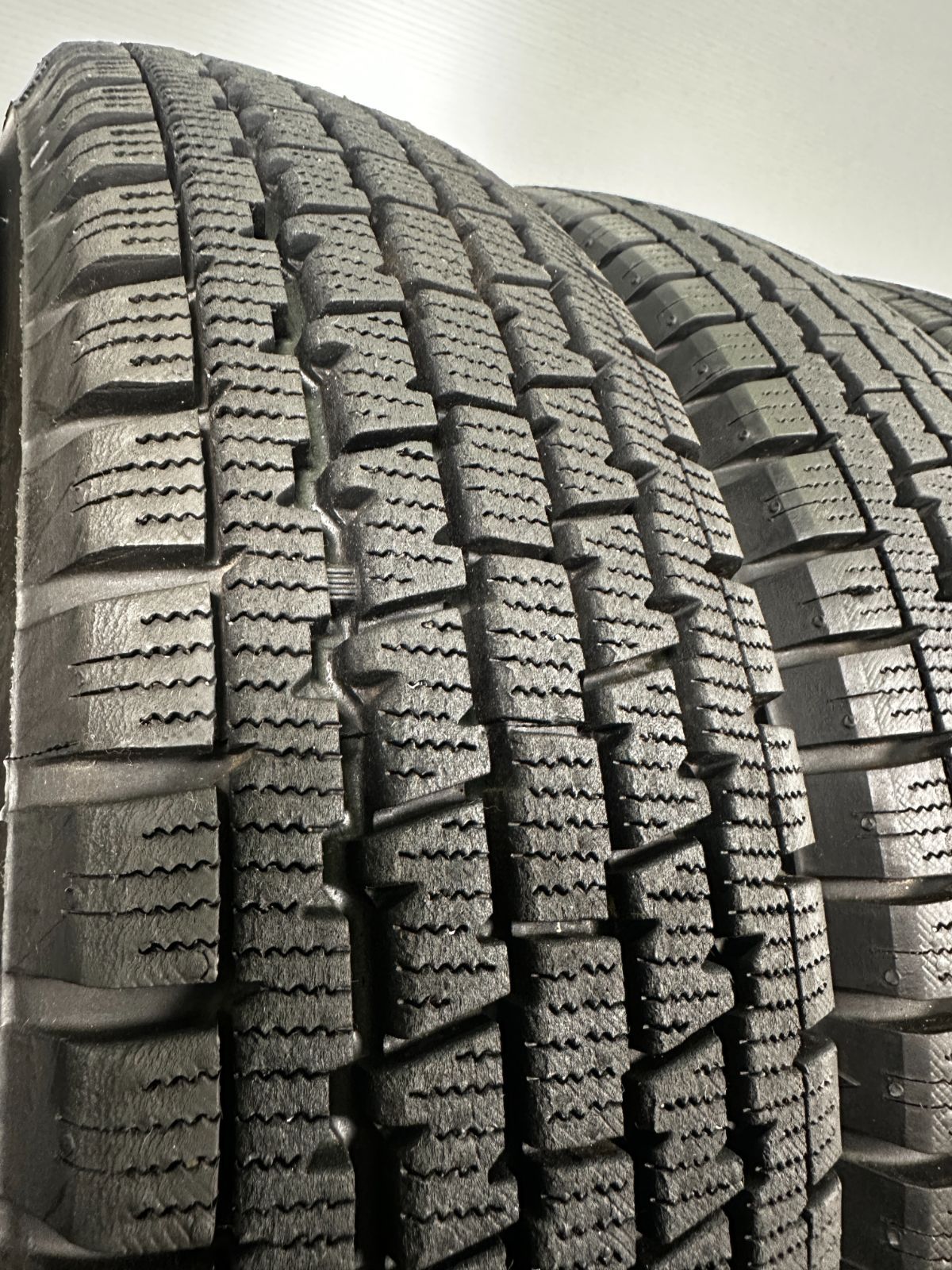 ブリヂストン W