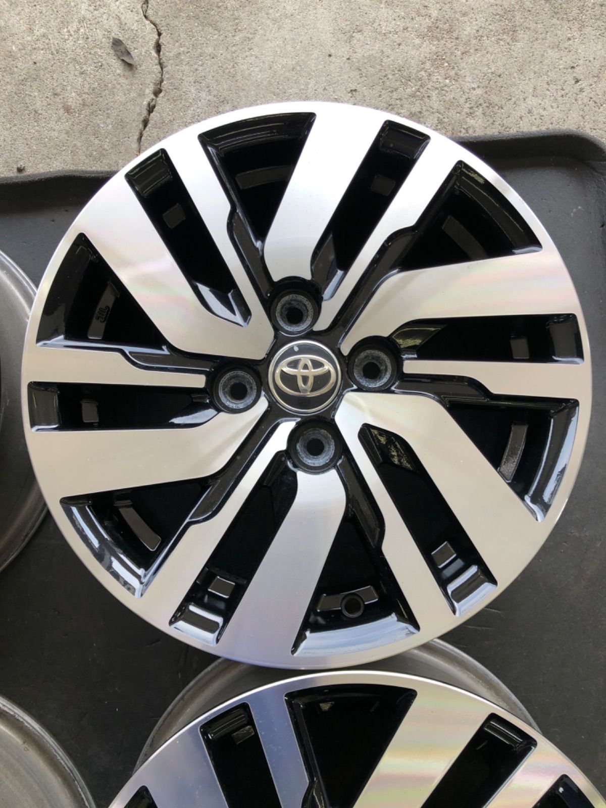 アルミホイール トール