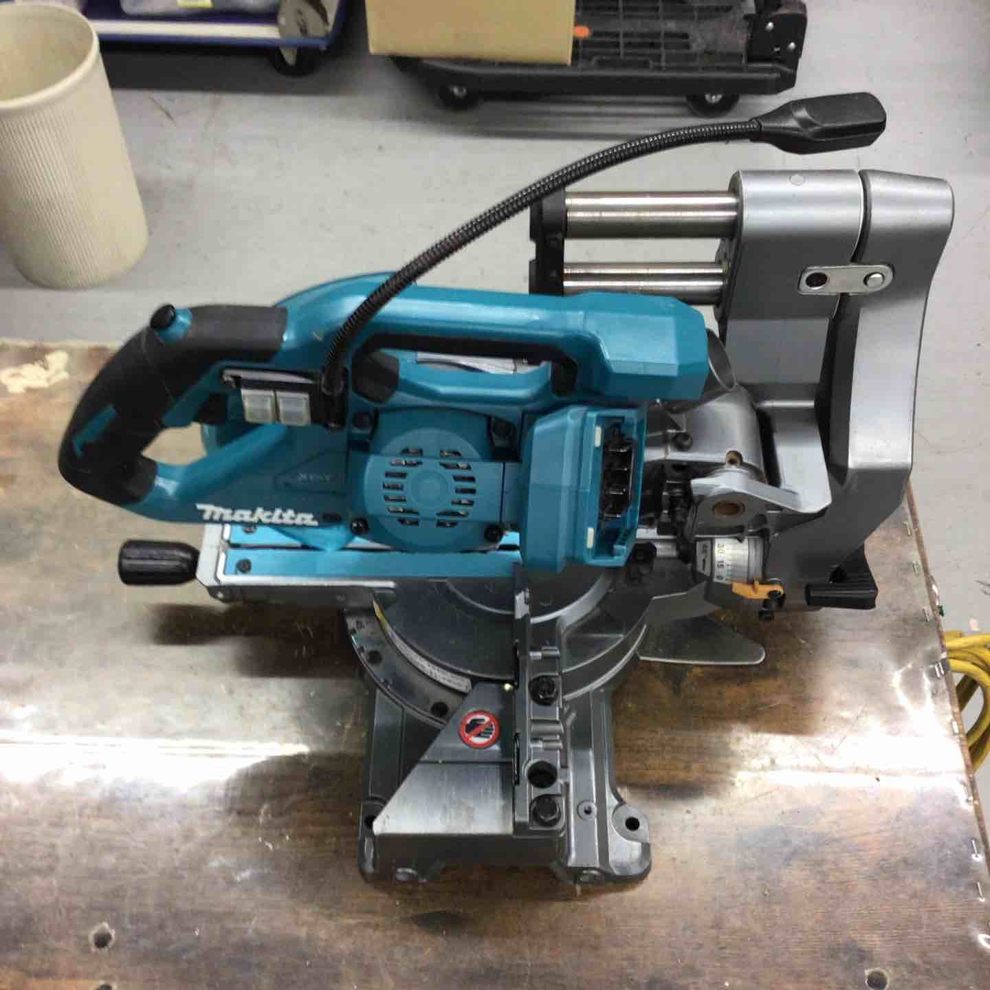 コードレススライドマルノコ LS001GZ