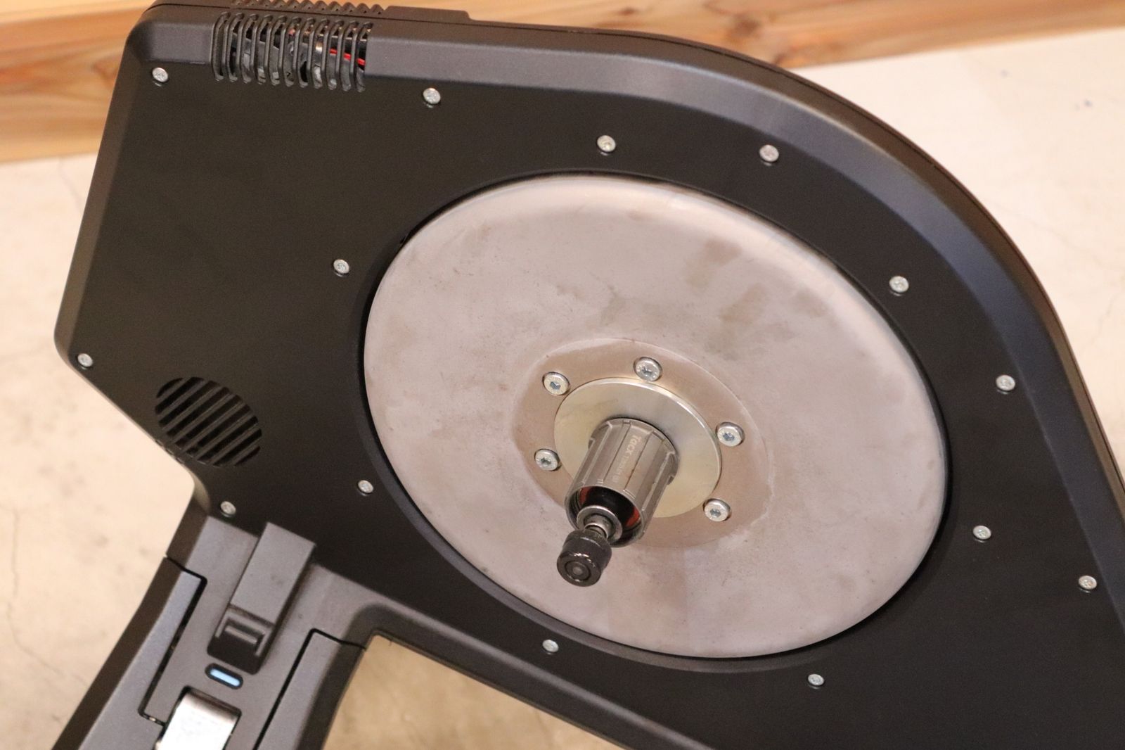 タックス TACX ネオスマート NEO SMART ダイレクトドライブ スマートトレーナー ローラー台 広島店 BRIGHTFACE_UK