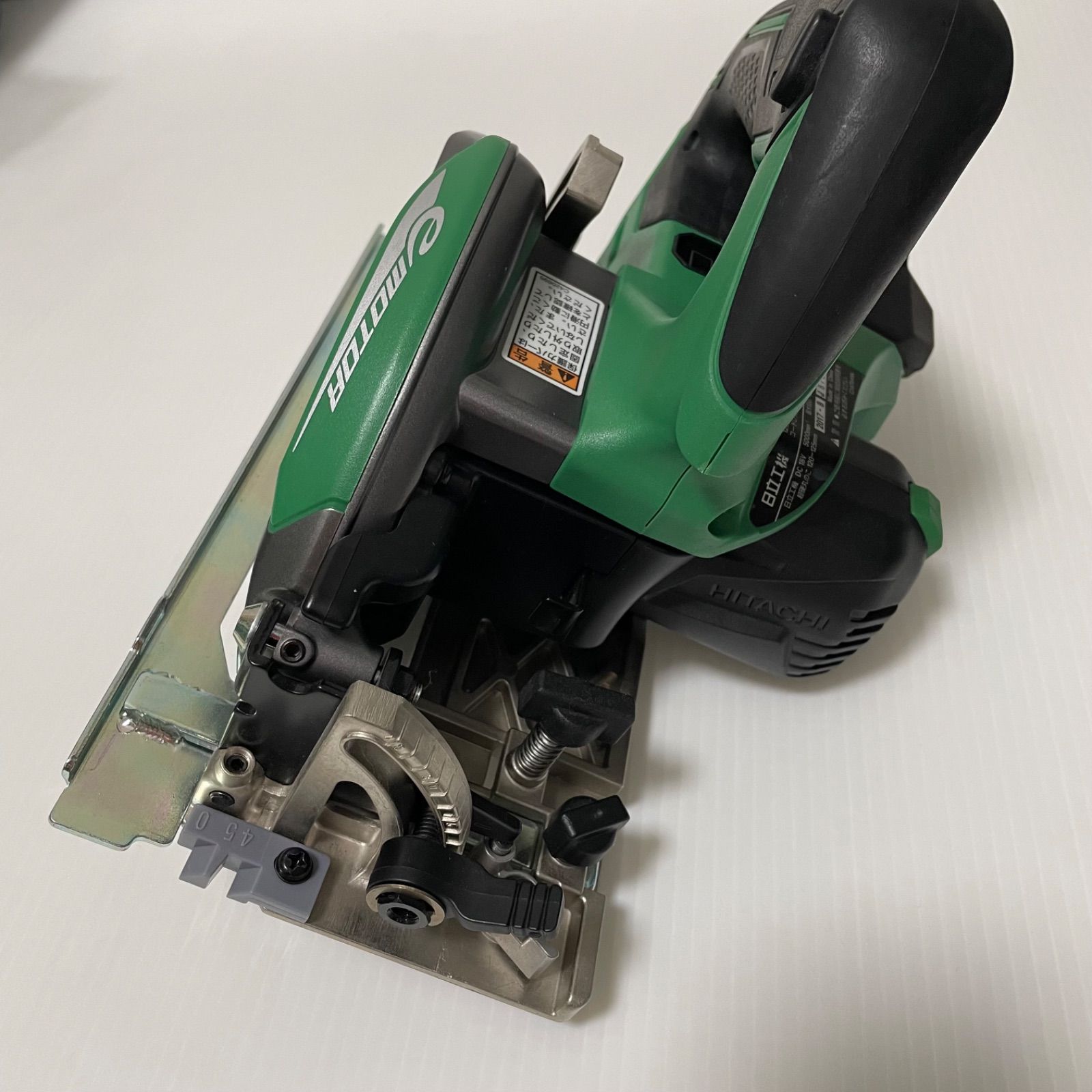 V コードレス丸のこ