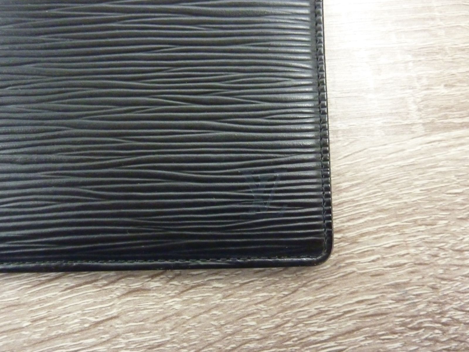 【新品-未使用】ルイヴィトン エピ 黒 パスケース カードケース ポルト2カルトヴェルティカル M63202 廃盤 箱 appre5412【一撃即決】 ルイ・ヴィトン LOUIS VUITTON パスケース エピ ポルト2カルトヴェル