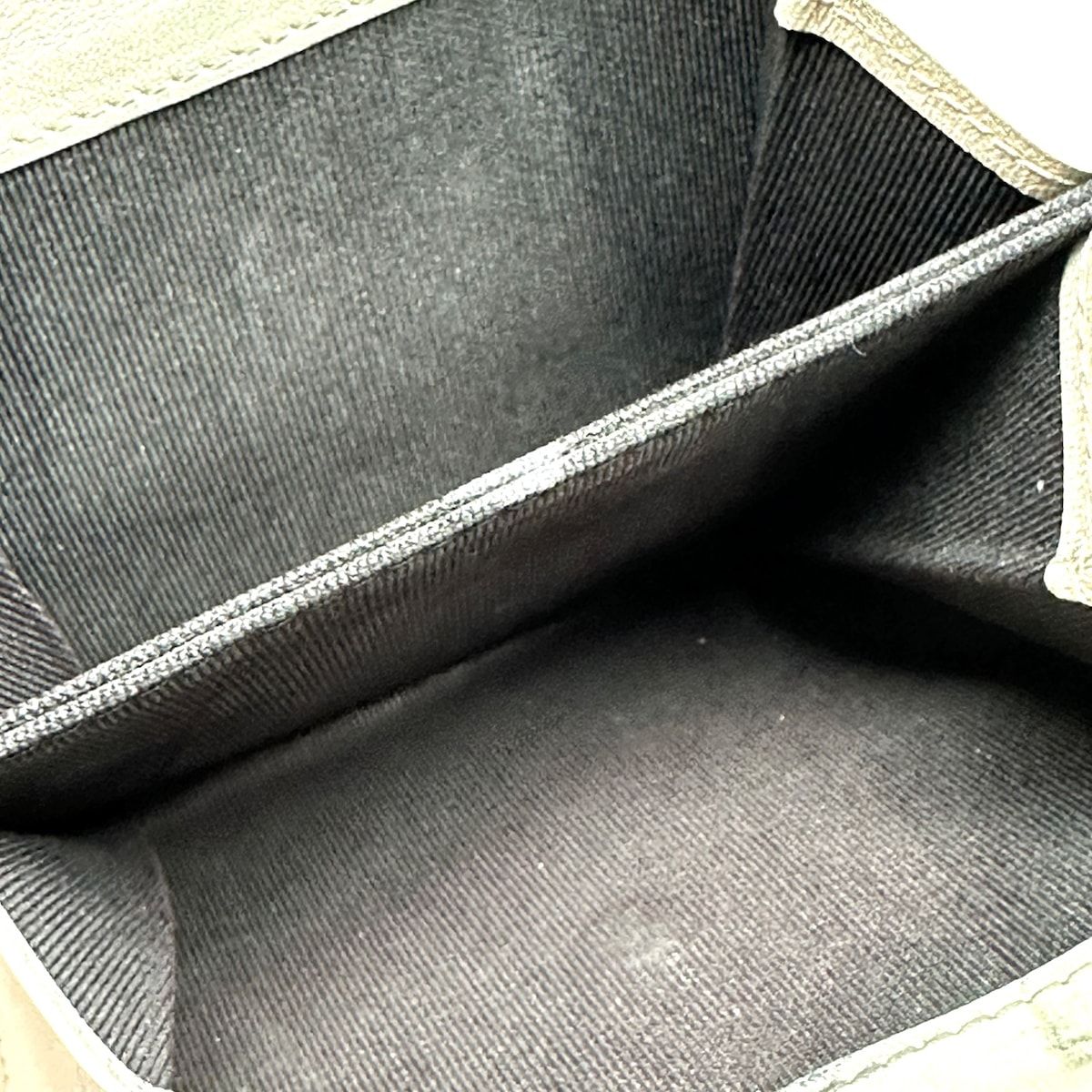 CHANEL(シャネル)　ビコローレ　Wホック　アイボリー CHANEL(シャネル) Wホック財布 ビコローレ アイボリー×黒 レザー