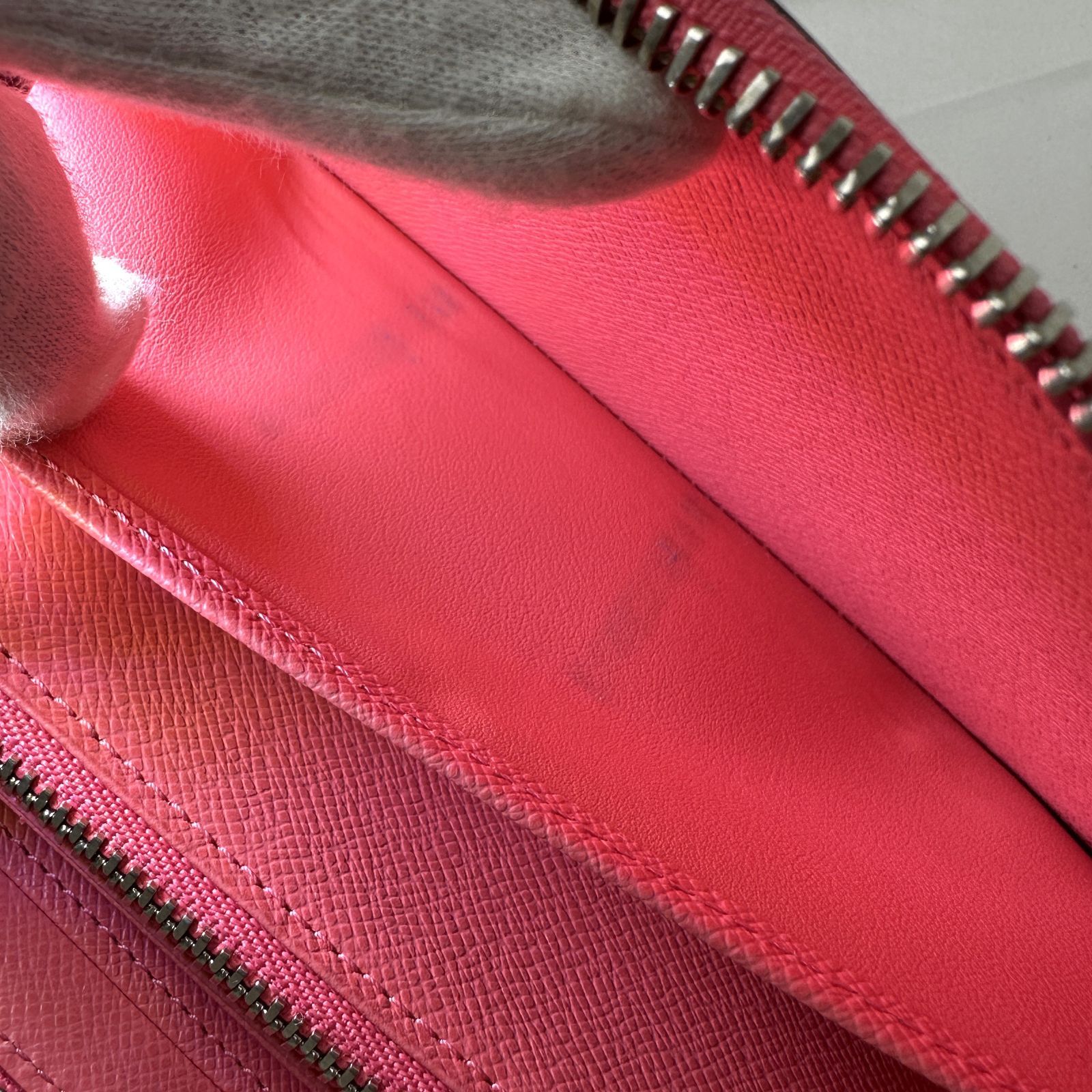 Louis Vuitton】 ルイ・ヴィトン ジッピーウォレット M83074 エピ 