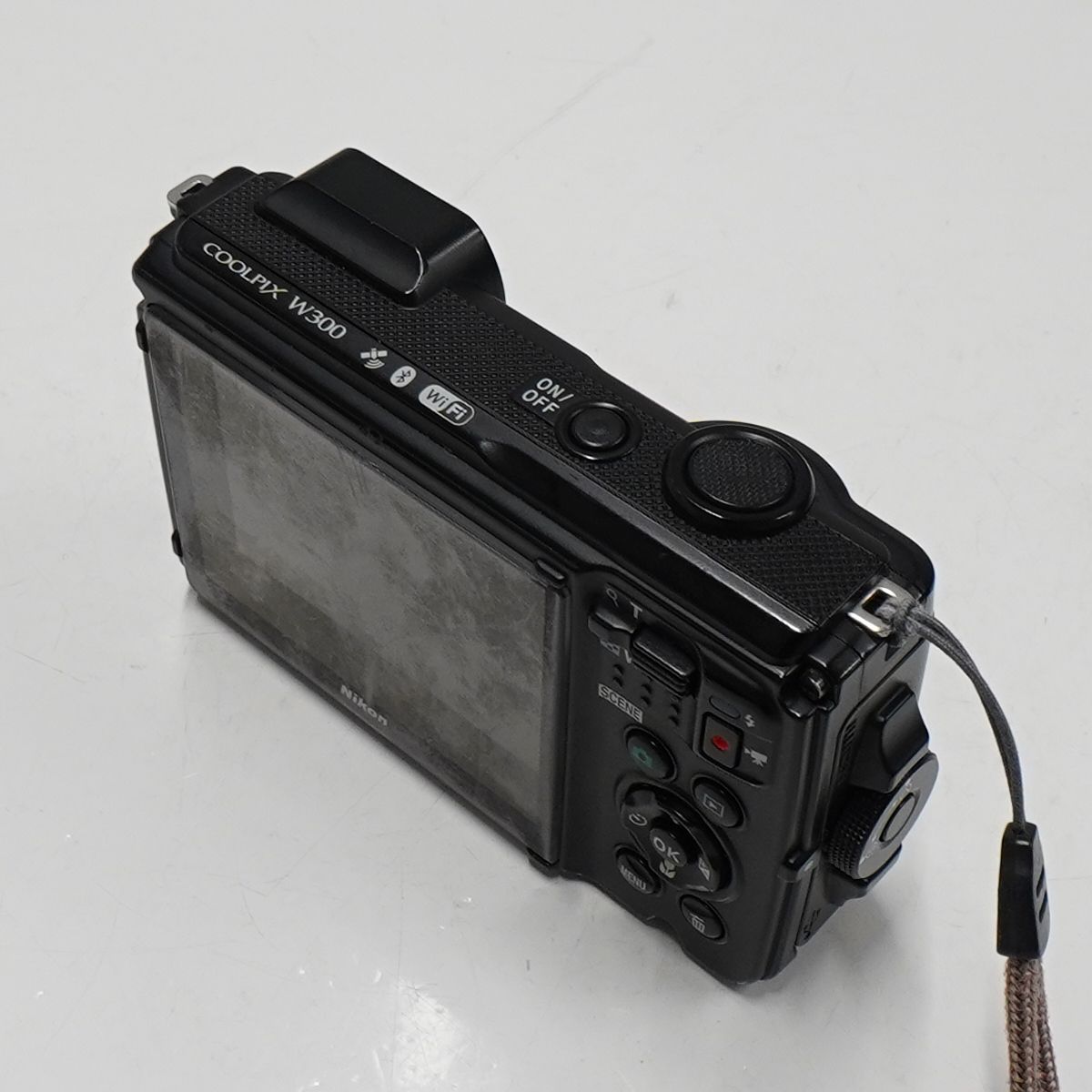 COOLPIX W300 Nikon USED品 防水 デジタルカメラ 本体+バッテリー 耐 