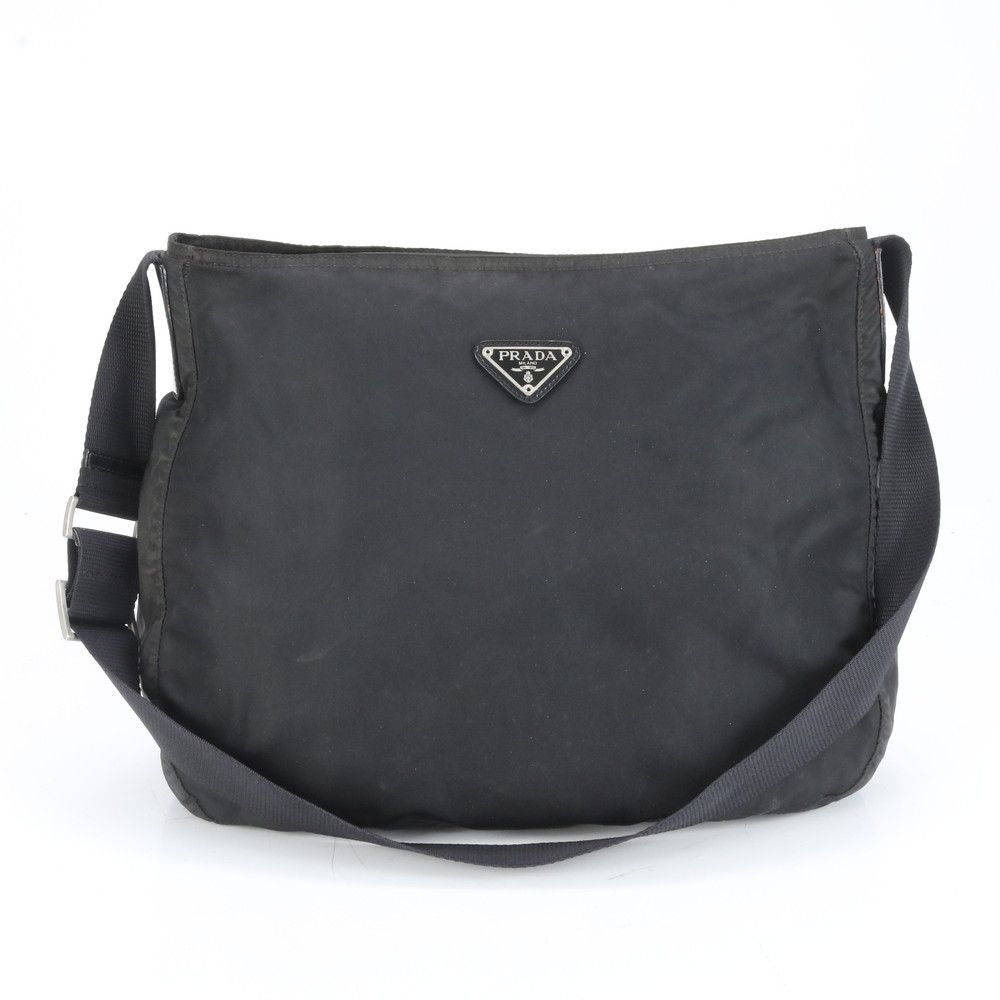 j74【極美品】プラダ　三角ロゴ　ブラックナイロン　レザーメッセンジャーA4可. 極美品】PRADA 三角ロゴ ナイロン レザー ショルダーバッグ
