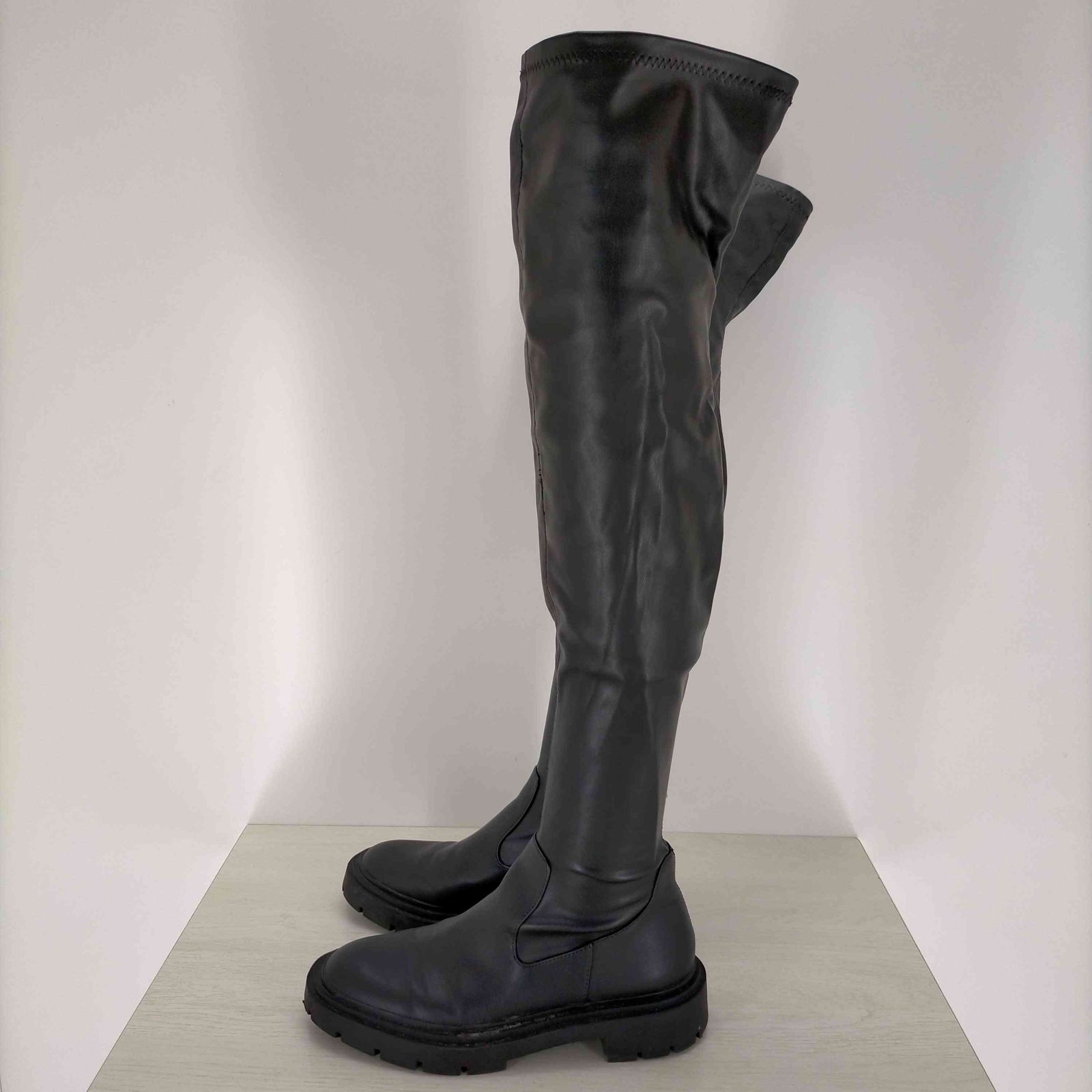Flat stretch boots zara store