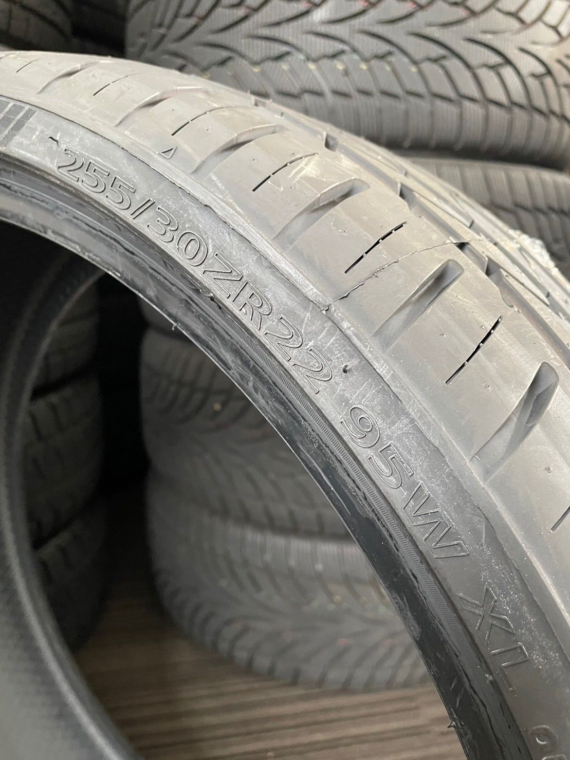 低反発 腰用 LEXANI TIRE LX-TWENTY 255/30R22 2本セット - crumiller.com