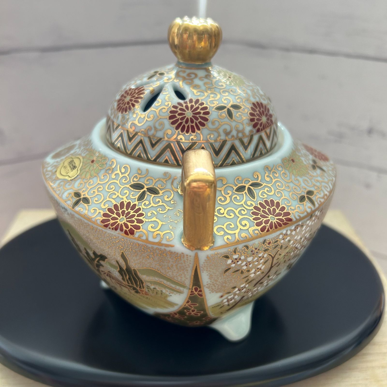 お気に入り 錦春景図 共箱付 有田焼 香炉 弥左エ門：美品 桜 金彩 花柄 工芸品