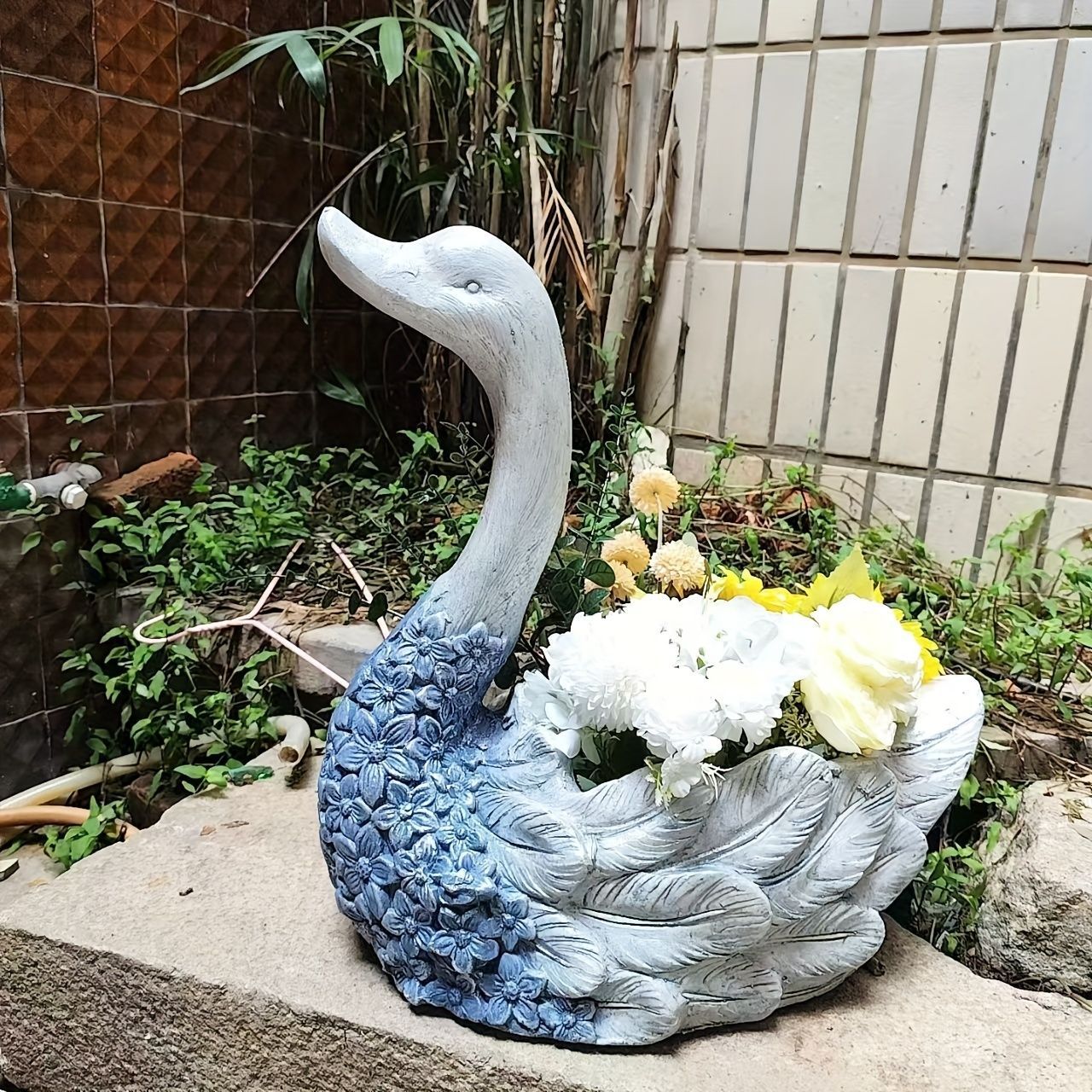 鉢植え 植木鉢 プランター プラントポット フラワーポット 白鳥型 トリ バード スワン 花瓶 ガーデニング 屋内 屋外 インテリア 庭 玄関  多肉植物 サボテン ギフト 贈り物 - メルカリ