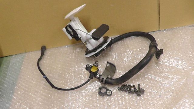 シグナス-X FI SE44J-108xxx の フューエルポンプ 1759802793