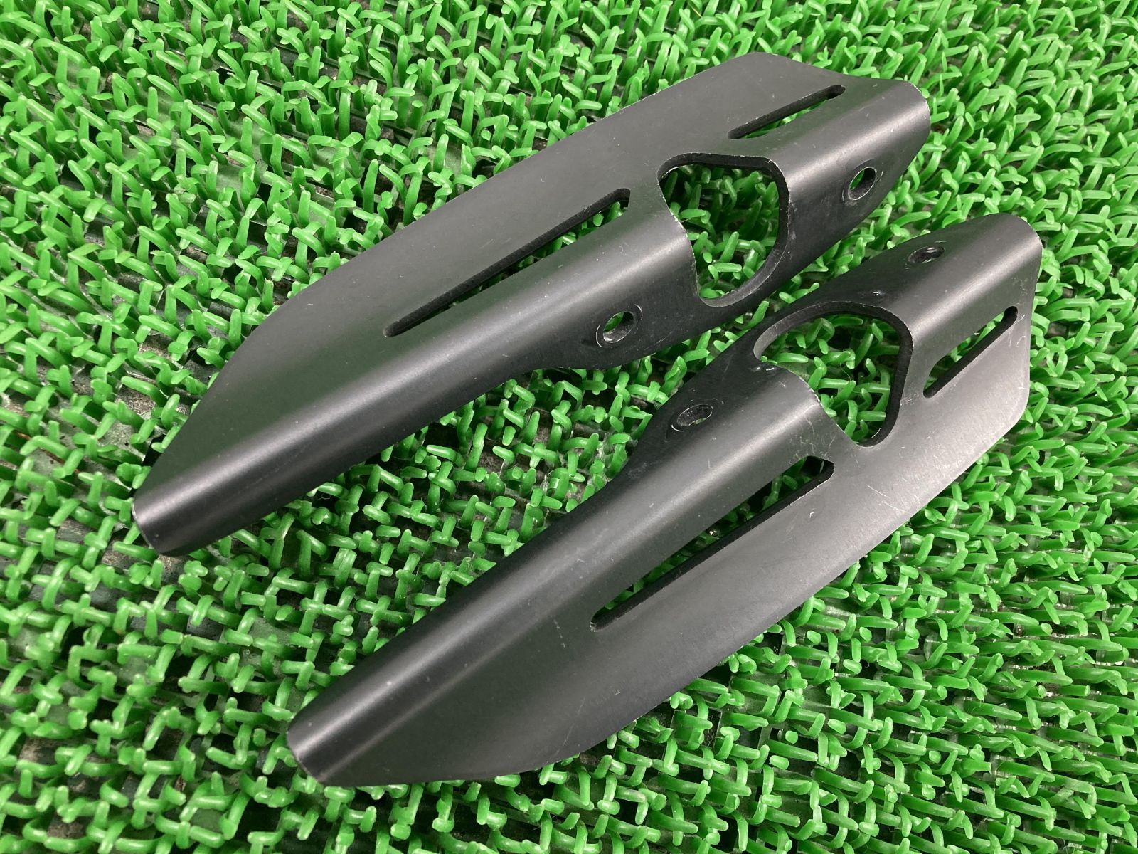 【値下】Harley-Davidson 純正ヒートガード　未使用　送料込み ZX-14R マフラーヒートガード 左右 カワサキ 純正 中古 ZXT40J
