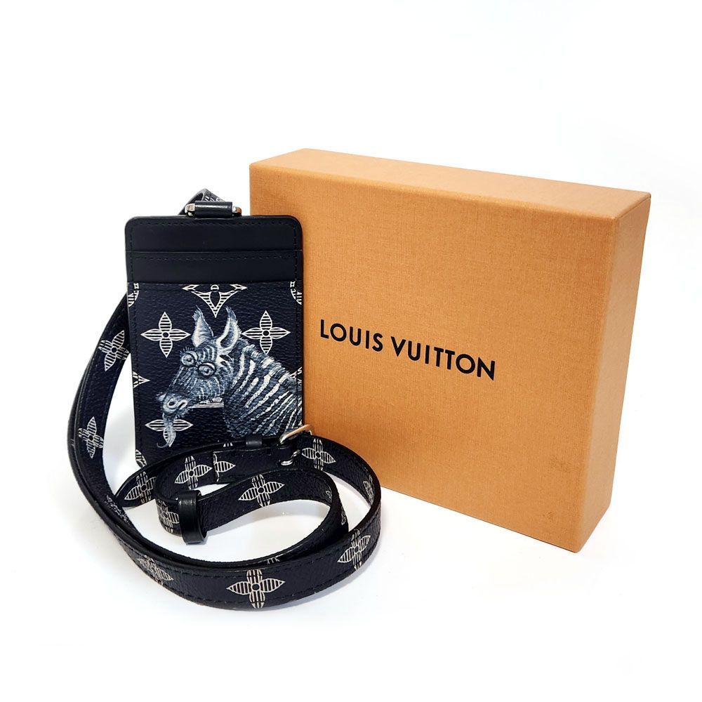 ルイヴィトン LOUISVUITTON モノグラムサバンナ ポルト・バッジ