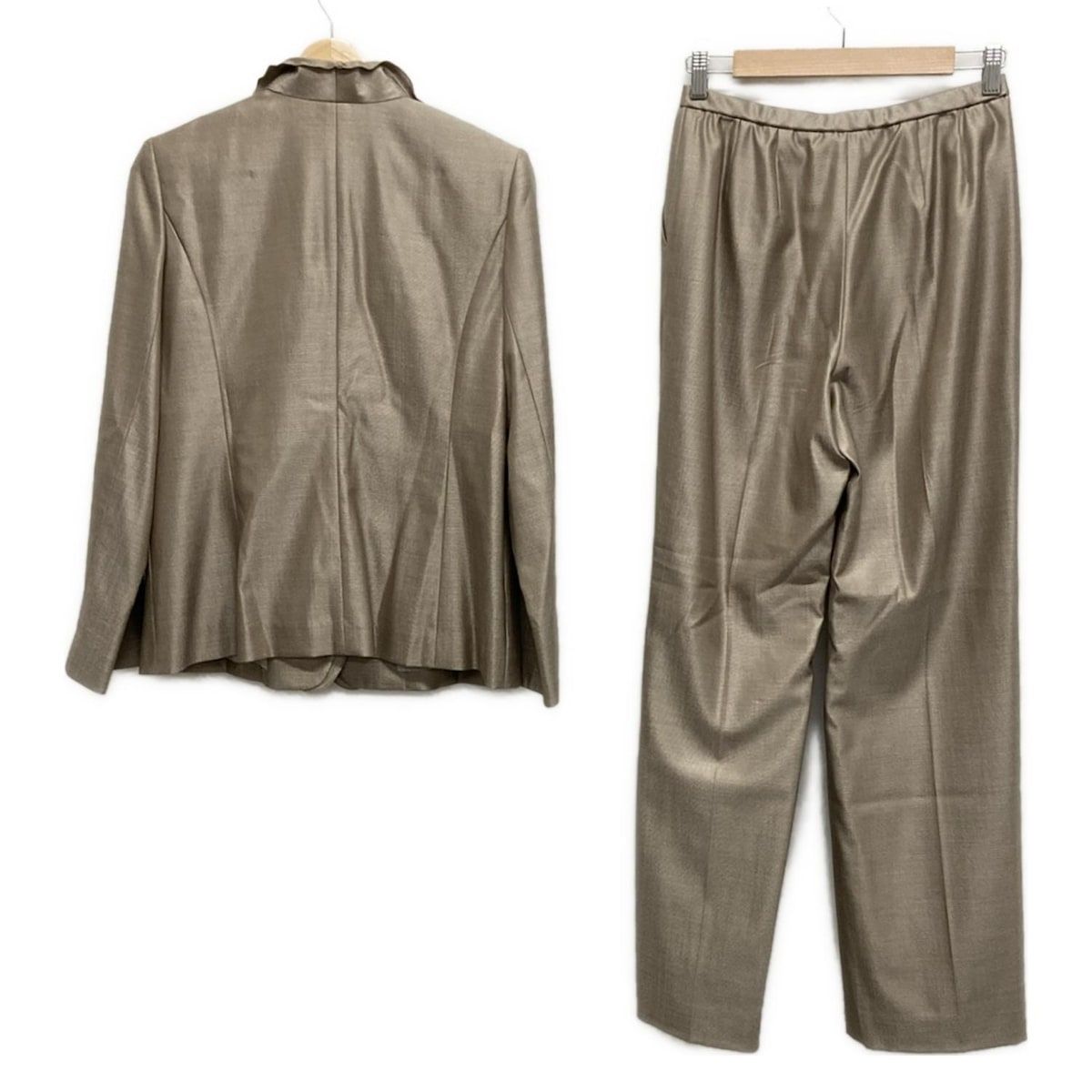 Leilian レリアン レディースパンツスーツ サイズ11 M レディース - ベージュ フリル 肩パット 長袖