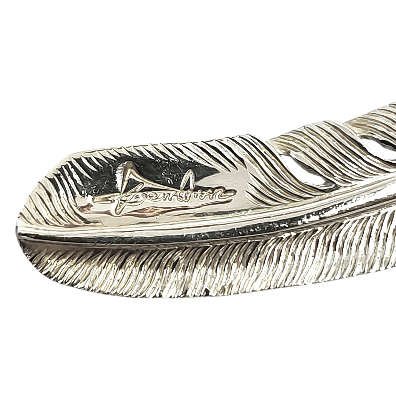 Kenshiro ケンシロウ 和彫りフェザーネックレストップ シルバー Kenshiro ケンシロウ 和彫り フェザー ネックレス トップ 左向き F