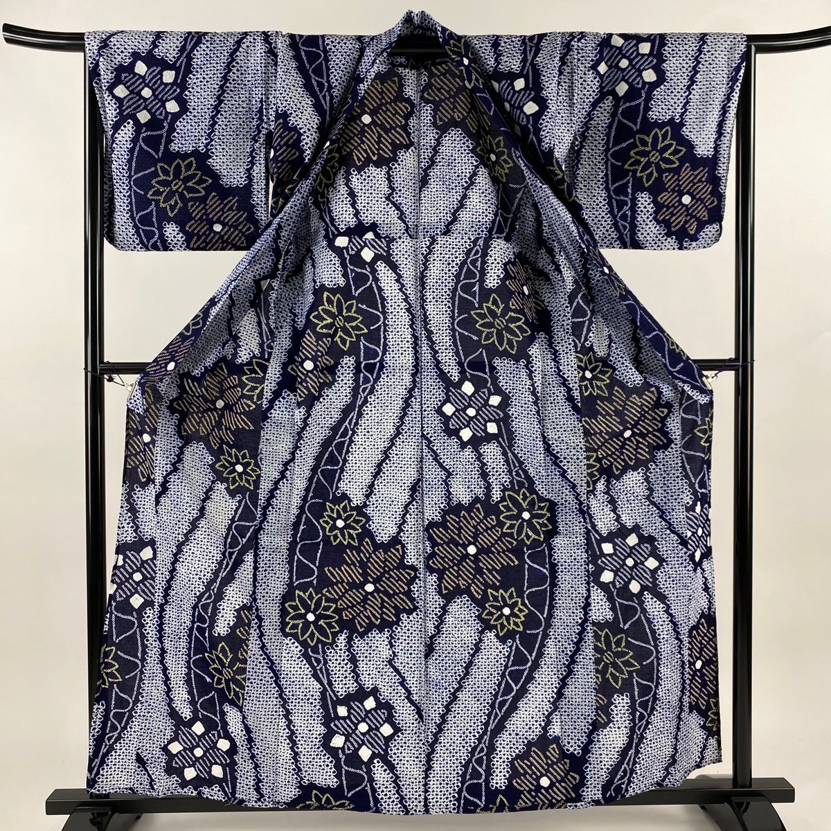 浴衣 身丈160cm 裄丈66.5cm M 絞り浴衣 花 絞り 紺色 綿 美品