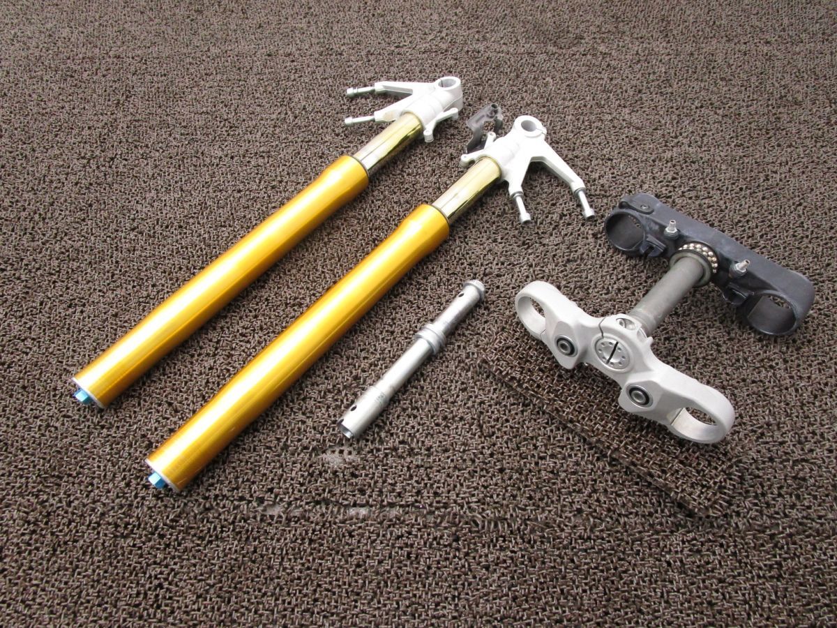 ドカティ M1100S 倒立 OHLINS フロントフォーク ステム A6491 ZDMM505AAAB ドゥカティ ZDM1078AC DUCATI モンスター 動画有 FI